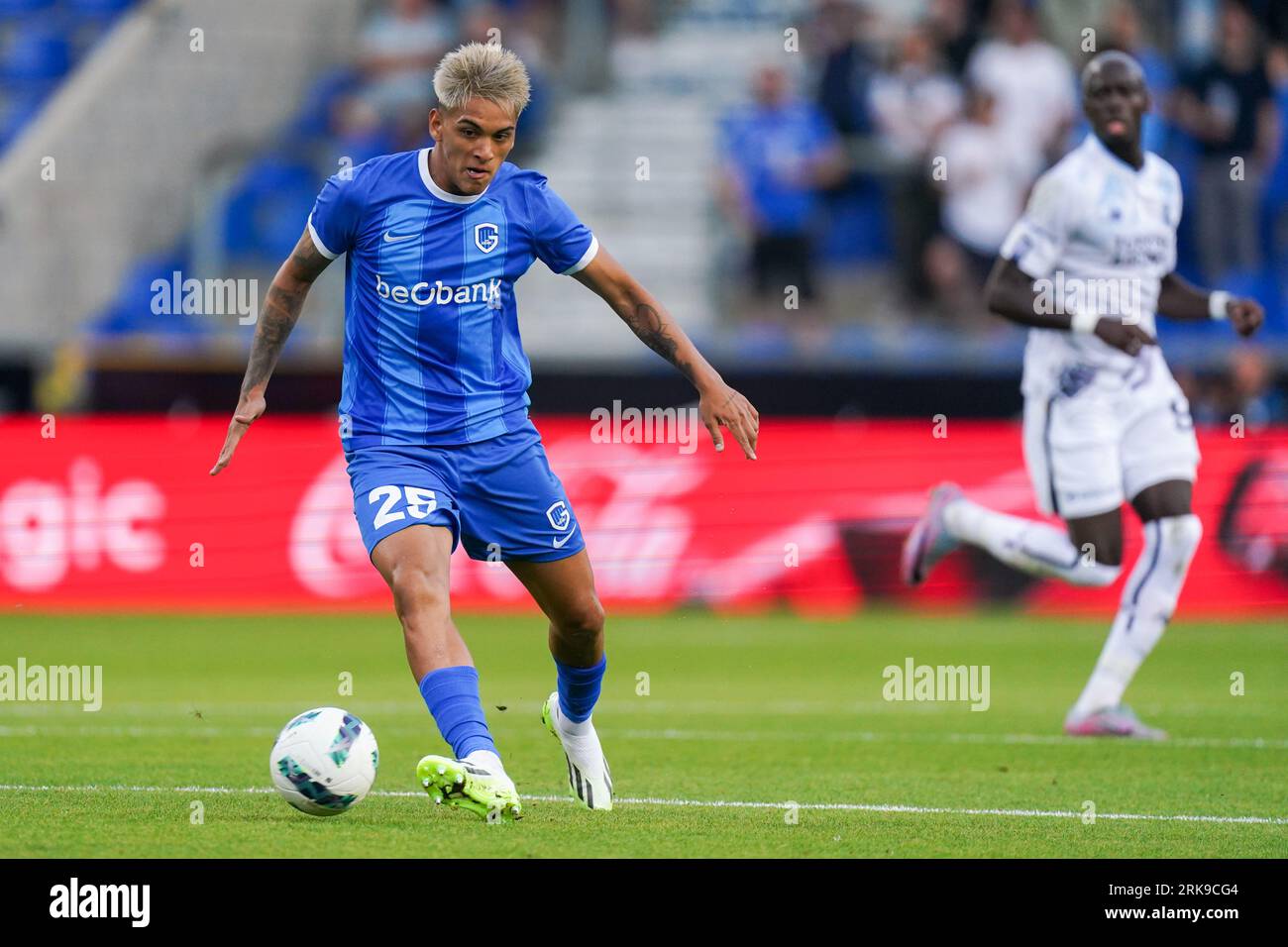 Club América Engages in Talks with Genk's Gerardo Arteaga