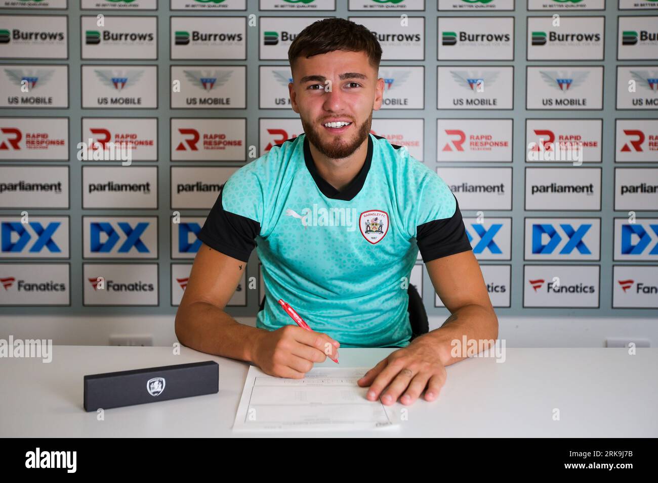 John McAtee signs on loan for Barnsley FC at Oakwell, Barnsley, United  Kingdom, 24th August 2023 (Photo by James Heaton/News Images Stock Photo -  Alamy