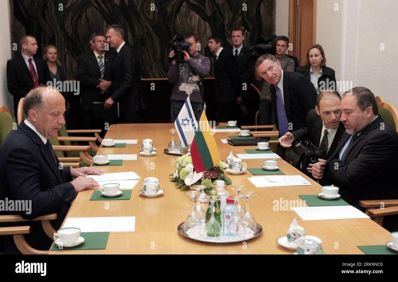 Bildnummer: 54215489  Datum: 08.07.2010  Copyright: imago/Xinhua (100708) -- VILNIUS, July 8, 2010 (Xinhua) -- Lithuanian Prime Minister Andrius Kubilius (1st L) meets with visiting Israeli Foreign Minister Avigdor Lieberman (1st R) in Vilnius, capital of Lithuania, July 8, 2010. (Xinhua/ELTA) (zl) (1)LITHUANIA-ISRAEL-VISIT PUBLICATIONxNOTxINxCHN People Politik kbdig xdp premiumd xint 2010 quer     Bildnummer 54215489 Date 08 07 2010 Copyright Imago XINHUA  Vilnius July 8 2010 XINHUA Lithuanian Prime Ministers Andrius Kubilius 1st l Meets With Visiting Israeli Foreign Ministers Avigdor Lieberm Stock Photo