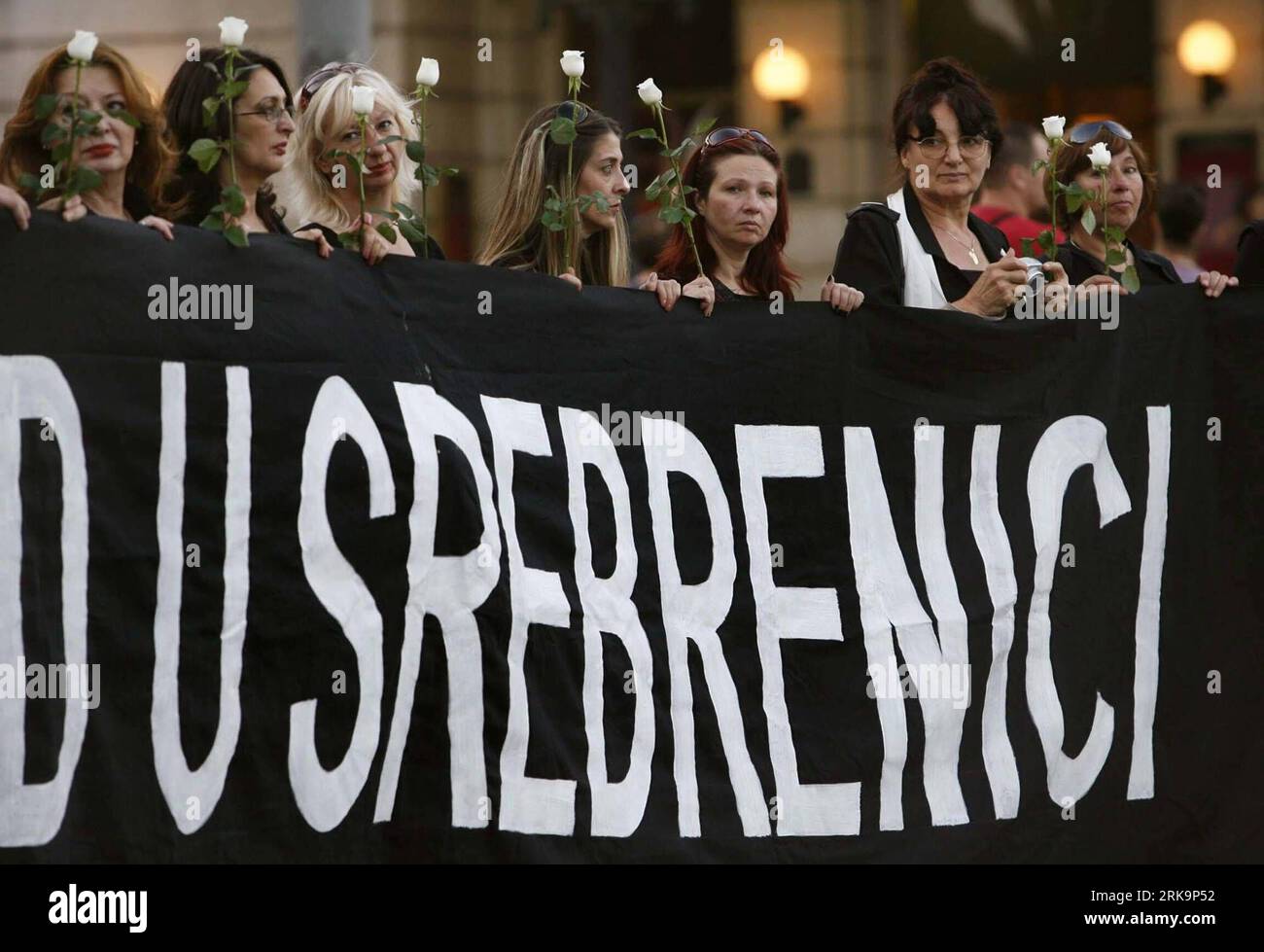 Bildnummer: 54220824  Datum: 10.07.2010  Copyright: imago/Xinhua (100710) -- BELGRADE, July 10, 2010 (Xinhua) -- Members of NGO Women in Black attend a protest in Belgrade, Serbia, July 10, 2010, on the eve of the 15th anniversary of the Srebrenica massacre in 1995 to raise public awareness of the war crimes. In July 1995, more than 8,000 Bosnian Muslim men and boys were massacred in Srebrenica by Bosnian Serb forces and a paramilitary unit from Serbia. The Srebrenica massacre is the largest mass murder in Europe since World War II. (Xinhua/Beta)(Serbia Out) (zw) (3)SERBIA-BELGRADE-PROTEST-SRE Stock Photo