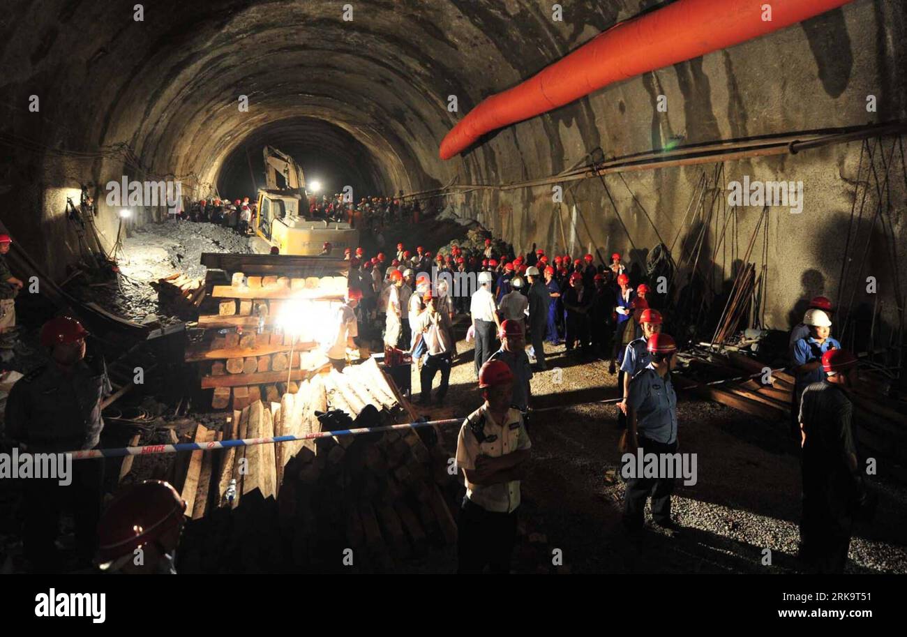 Eisenbahntunnel hi-res stock photography and images - Alamy