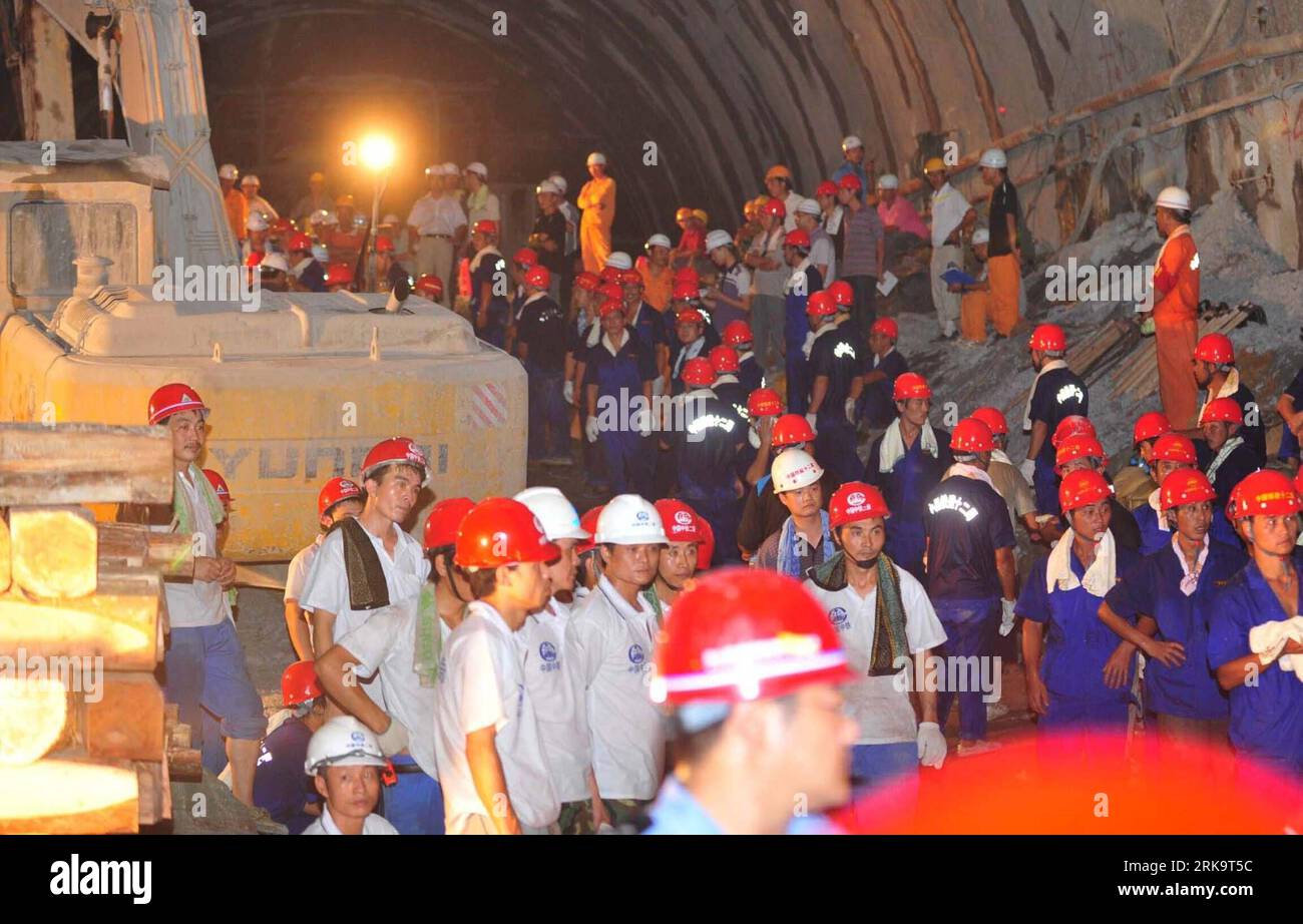 はに Eisenbahntunnel hi-res stock photography and images - Alamy