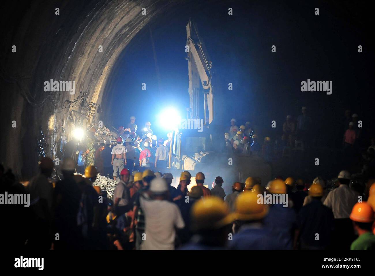 Binyang cave hi-res stock photography and images - Alamy