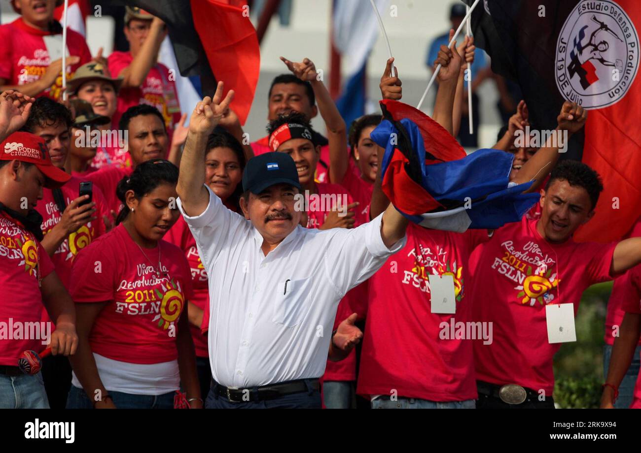 Bildnummer: 54241798  Datum: 19.07.2010  Copyright: imago/Xinhua (100720) -- MANAGUA, July 20, 2010 (Xinhua) -- Nicaraguan President Daniel Ortega waves to his supporters during a celebration marking the 31st anniversary of the Sandinista Revolution against the regime of Anastasio Somoza, in Managua, Nicaragua, July 19, 2010. (Xinhua/Jairo Cajina)(axy) (1)NICARAGUA-MANAGUA-SANDINISTA-ANNIVERSARY PUBLICATIONxNOTxINxCHN Gesellschaft Politik sandinistische Revolution Jahrestag premiumd xint kbdig xsk 2010 quer o00 People    Bildnummer 54241798 Date 19 07 2010 Copyright Imago XINHUA  Managua July Stock Photo