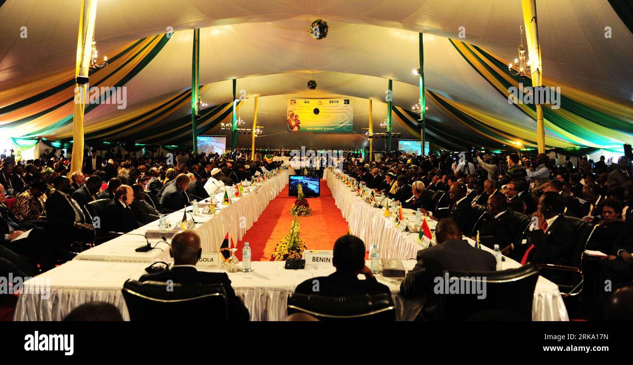 Bildnummer: 54251932  Datum: 25.07.2010  Copyright: imago/Xinhua (100725) -- KAMPALA, July 25, 2010 (Xinhua) -- Delegates attend the 15th summit of the African Union (AU) Summit in Kampala, capital of Uganda, July 25, 2010. The African Union (AU) commenced its 15th summit on Sunday in the Ugandan capital of Kampala to discuss the maternal, infant and child health and development in Africa. (Xinhua/Zhao Yingquan) (zl) (1)UGANDA-KAMPALA-AU SUMMIT-OPENINIG PUBLICATIONxNOTxINxCHN People Politik OAU kbdig xmk 2010 quer premiumd xint  o0 Gipfel, Totale    Bildnummer 54251932 Date 25 07 2010 Copyrigh Stock Photo