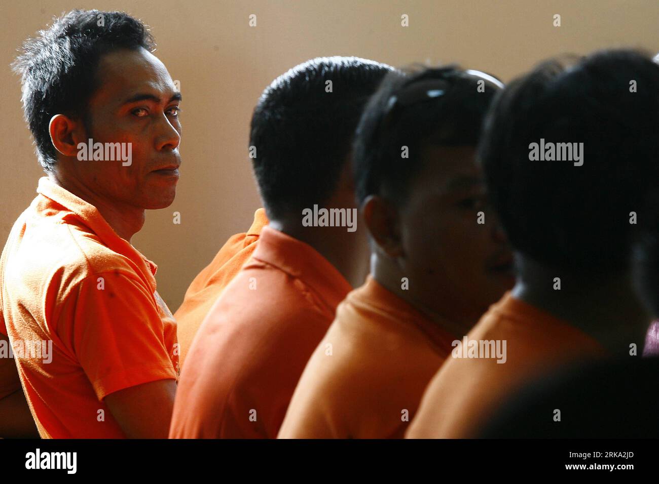 Bildnummer: 54259585  Datum: 28.07.2010  Copyright: imago/Xinhua (100728) -- MANILA, July 28, 2010 (Xinhua) -- One of the suspects looks over his shoulder as he waits for the start of the arraignment of the Maguindanao massacre inside the prison in Taguig, the Philippines, July 28, 2010. Ampatuan Jr. and 17 other individuals pleaded not guilty to murder charges linked to the massacre of 57 in Maguindanao November 2009.(Xinhua/Rouelle Umali) (lyi) (4)PHILIPPINES-MASSACRE-TRIAL PUBLICATIONxNOTxINxCHN Gesellschaft Manila Prozess kbdig xcb 2010 quer o0 Massaker    Bildnummer 54259585 Date 28 07 20 Stock Photo