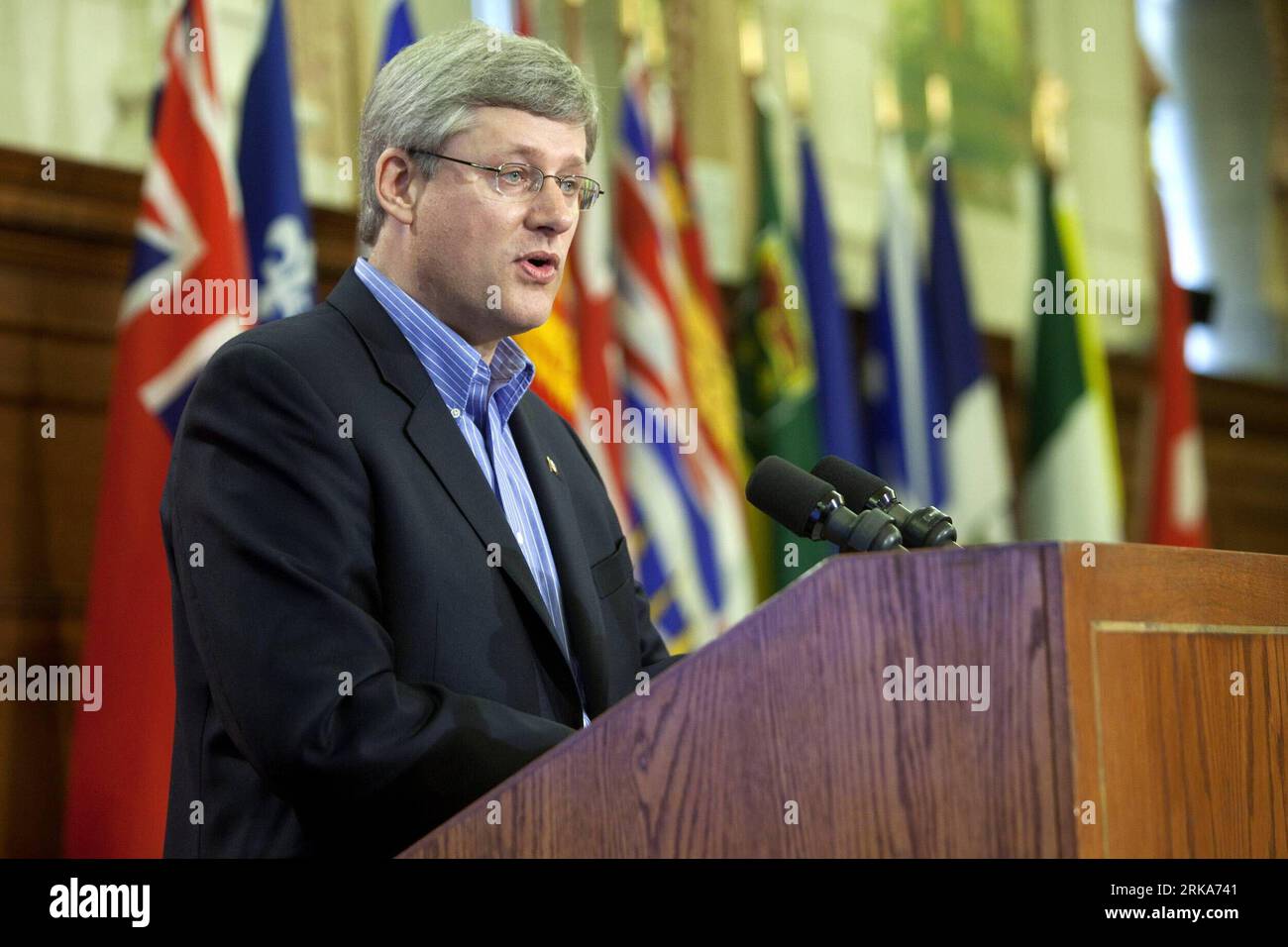 Bildnummer: 54279231  Datum: 06.08.2010  Copyright: imago/Xinhua (100806) -- OTTAWA, Aug. 6, 2010 (Xinhua) -- Canada s Prime Minister Stephen Harper addresses the summer Conservative Caucus meeting on Parliament Hill in Ottawa, Canada, Aug. 5, 2010. Harper said the economy would be his top priority, dismissing fall election rumors. (Xinhua/Christopher Pike) CANADA-OTTAWA-HARPER-PARLIAMENT HILL PUBLICATIONxNOTxINxCHN People Politik kbdig xsk 2010 quer     Bildnummer 54279231 Date 06 08 2010 Copyright Imago XINHUA  Ottawa Aug 6 2010 XINHUA Canada S Prime Ministers Stephen Harper addresses The Su Stock Photo