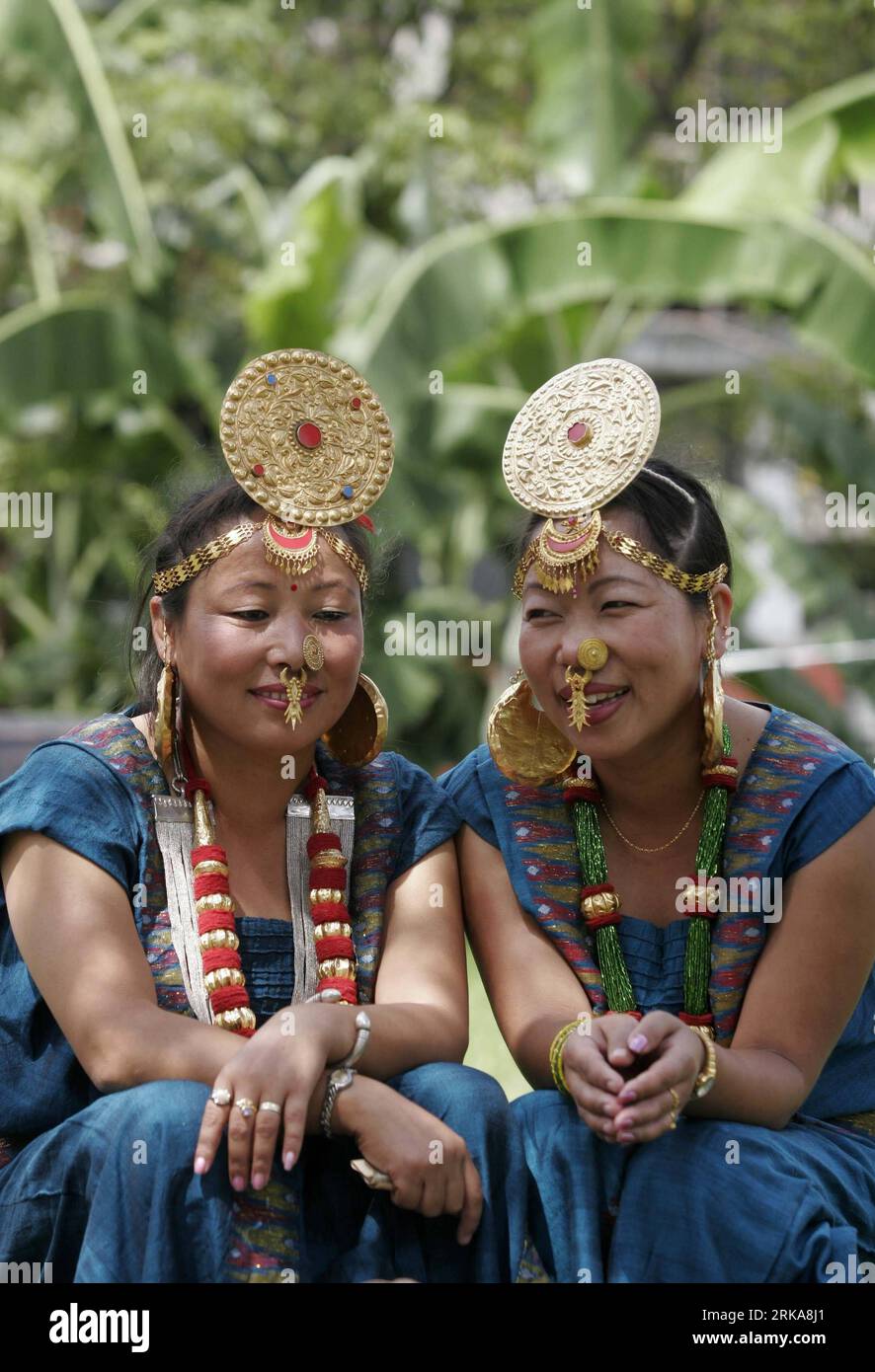 Limbu girls from nepal hi-res stock photography and images - Alamy