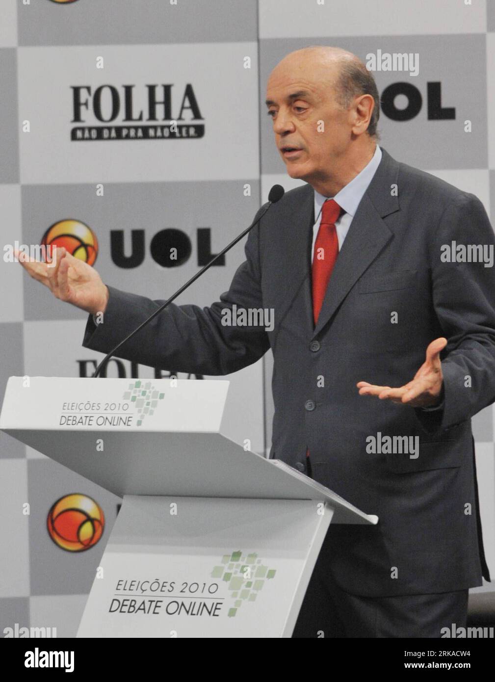 Bildnummer: 54312587  Datum: 18.08.2010  Copyright: imago/Xinhua (100818) -- SAO PAULO, Aug. 18, 2010 (Xinhua) -- Brazilian presidential candidate Jose Serra from the Brazilian Social Democratic Party debates for the presidential election in Sao Paulo, Brazil, Aug. 18, 2010. (Xinhua/Song Weiwei) (zw) (3)BRAZIL-SAO PAULO-PRESIDENTIAL ELECTION-DEBATE PUBLICATIONxNOTxINxCHN People Politik kbdig xsk 2010 hoch premiumd xint o0 Wahlen Präsidentschaftswahlen    Bildnummer 54312587 Date 18 08 2010 Copyright Imago XINHUA  Sao Paulo Aug 18 2010 XINHUA Brazilian Presidential Candidate Jose Serra from The Stock Photo