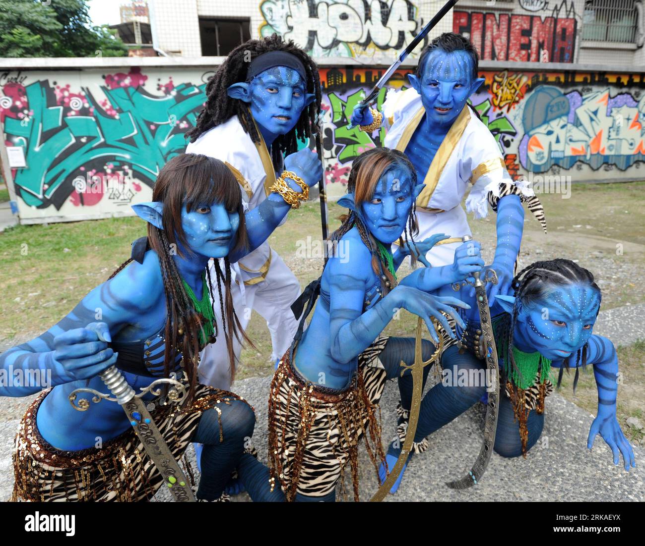 Kick can on street hi-res stock photography and images - Alamy
