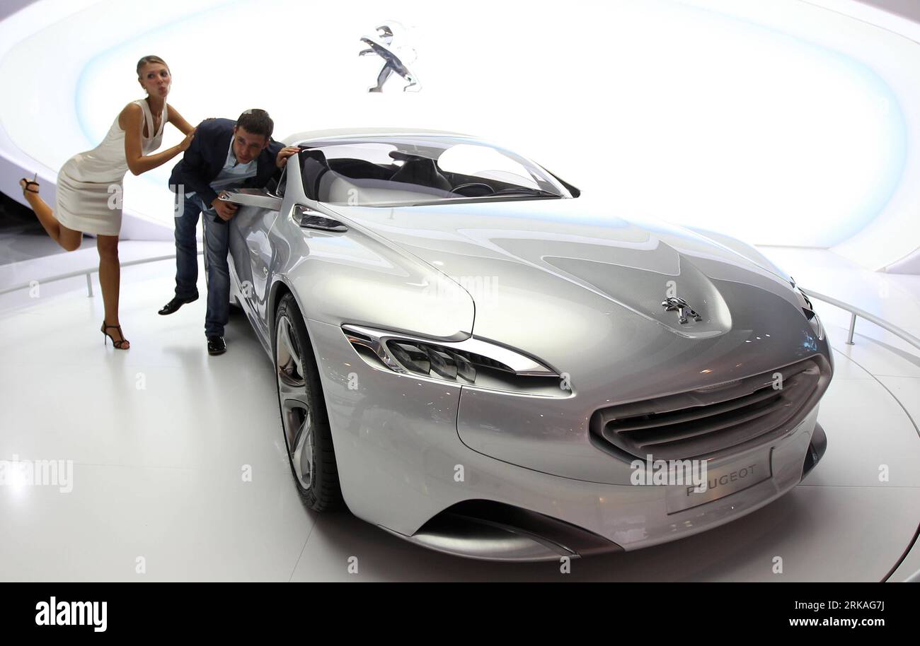 ❶ Peugeot concept car hi-res stock photography and images - Alamy