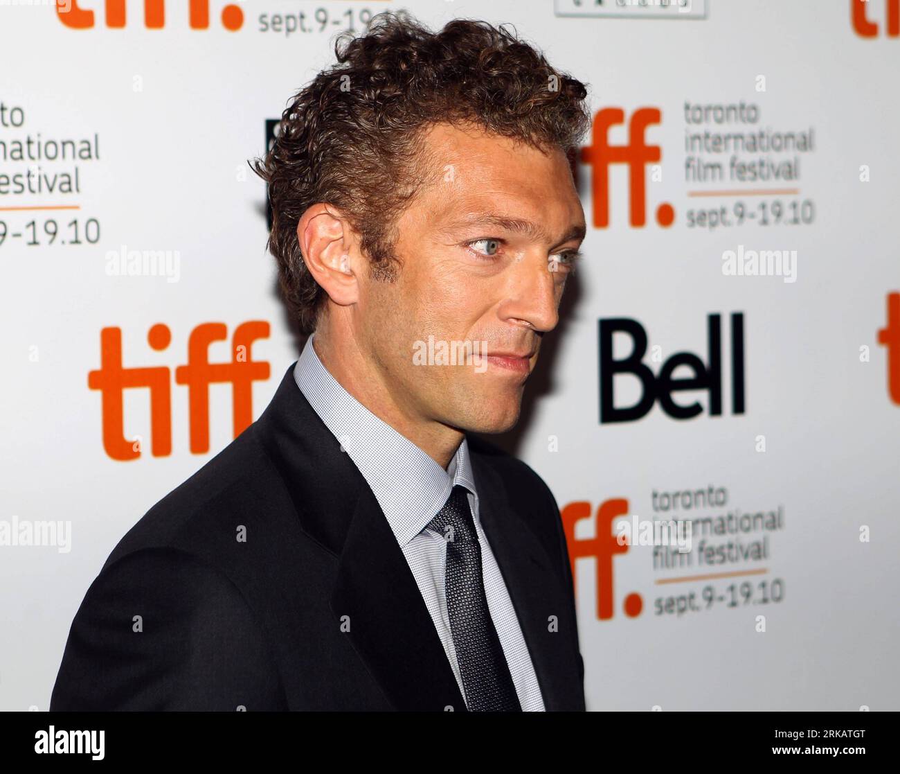Bildnummer: 54427789  Datum: 13.09.2010  Copyright: imago/Xinhua (100914) -- TORONTO, Sept. 14, 2010 (Xinhua) -- Actor Vincent Cassel poses for photos before the screening of the film Ceremony at the Isabel Bader Theater during the 35th Toronto International Film Festival in Toronto, Canada, Sept. 13, 2010. (Xinhua/Zou Zheng) CANADA-TORONTO-FILM FESTIVAL- BLACK SWAN PUBLICATIONxNOTxINxCHN Kultur Entertainment People Film Festival Filmfestival Porträt kbdig xub 2010 quer premiumd xint     Bildnummer 54427789 Date 13 09 2010 Copyright Imago XINHUA  Toronto Sept 14 2010 XINHUA Actor Vincent Casse Stock Photo