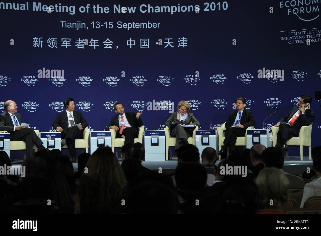 Bildnummer: 54427908  Datum: 14.09.2010  Copyright: imago/Xinhua (100914) -- TIANJIN, Sept. 14, 2010 (Xinhua) -- (from L to R) Robert Greenhill, managing director and chief business officer of World Economic Forum, Wei Jiafu, group president and chief executive officer of China Ocean Shipping Group Co., Tarun Khanna, Jorge Paulo Lemann professor of Harvard Business School of USA, Cynthia Carroll, chief executive of Anglo American of the United Kingdom, Oki Matsumoto, chief executive officer of Monex Group of Japan, and Vineet Nayar, chief executive officer of HCL Technologies Ltd. of India, at Stock Photo