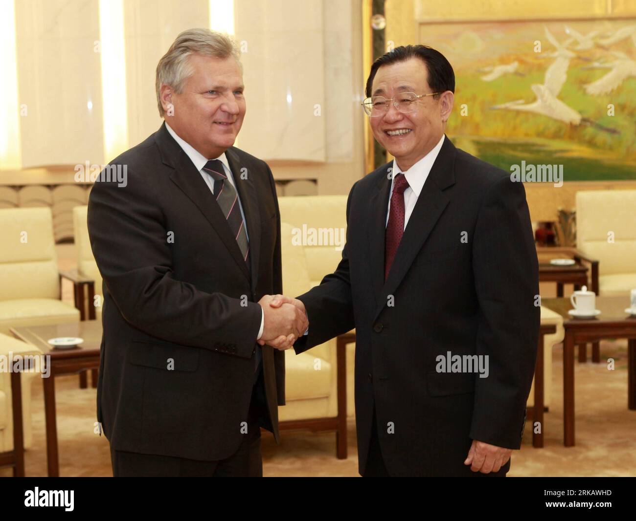 BEIJING, Sept. 15, 2010 Xinhua -- Wang Gang R, vice chairman of the National Committee of the Chinese People s Political Consultative Conference, meets with Former Polish President Aleksander Kwasniewski in Beijing, capital of China, Sept. 15, 2010. Xinhua/Pang Xinglei zgp CHINA-POLAND-WANG GANG-ALEKSANDER KWASNIEWSKI-MEETING CN PUBLICATIONxNOTxINxCHN Stock Photo