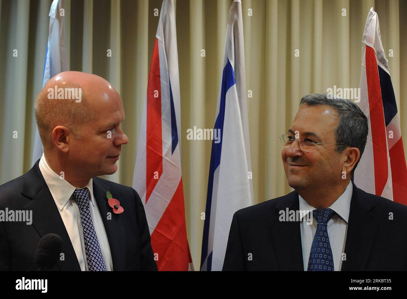 Bildnummer: 54606564  Datum: 04.11.2010  Copyright: imago/Xinhua (101104) -- TEL AVIV, Nov.4, 2010 (Xinhua) -- Israeli Defense Minister Ehud Barak (R) meets with British Foreign Secretary William Hague in Tel Aviv, Israel, on Nov. 4, 2010.(Xinhua/POOL/Ahikam Seri)(zl) ISRAEL-BRITAIN-MEETING PUBLICATIONxNOTxINxCHN People Politik kbdig xdp 2010 quer premiumd     Bildnummer 54606564 Date 04 11 2010 Copyright Imago XINHUA  Tel Aviv Nov 4 2010 XINHUA Israeli Defense Ministers Ehud Barak r Meets With British Foreign Secretary William Hague in Tel Aviv Israel ON Nov 4 2010 XINHUA Pool Ahikam Seri ZL Stock Photo