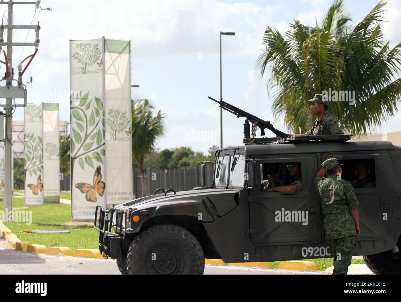 Mexican soldiers hi-res stock photography and images - Page 6 - Alamy