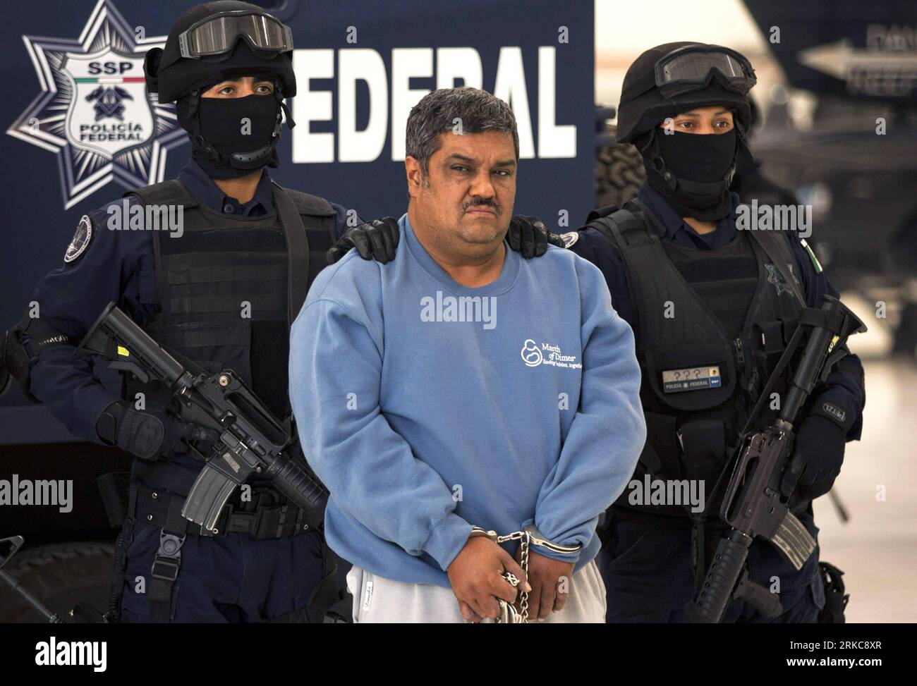 Bildnummer: 54698052  Datum: 02.12.2010  Copyright: imago/Xinhua (101202) -- MEXICO CITY, Dec. 2, 2010 (Xinhua) -- Eduardo Ramirez Valencia, also known as El Profe (the teacher), who is alleged the Los Zetas drug cartel leader in the Hidalgo state, is presented by the Mexican federal police during a press conference at the federal police headquarters in Mexico City, capital of Mexico, Dec. 2, 2010.   states of Hidalgo, Veracruz and Tamaulipas. (Xinhua/Bernardo Montoya) (wjd) MEXICO-DRUG TRAFFICKING-ARREST PUBLICATIONxNOTxINxCHN People Gesellschaft Kriminalität Drogenkartell Bandenchef Drogenbo Stock Photo