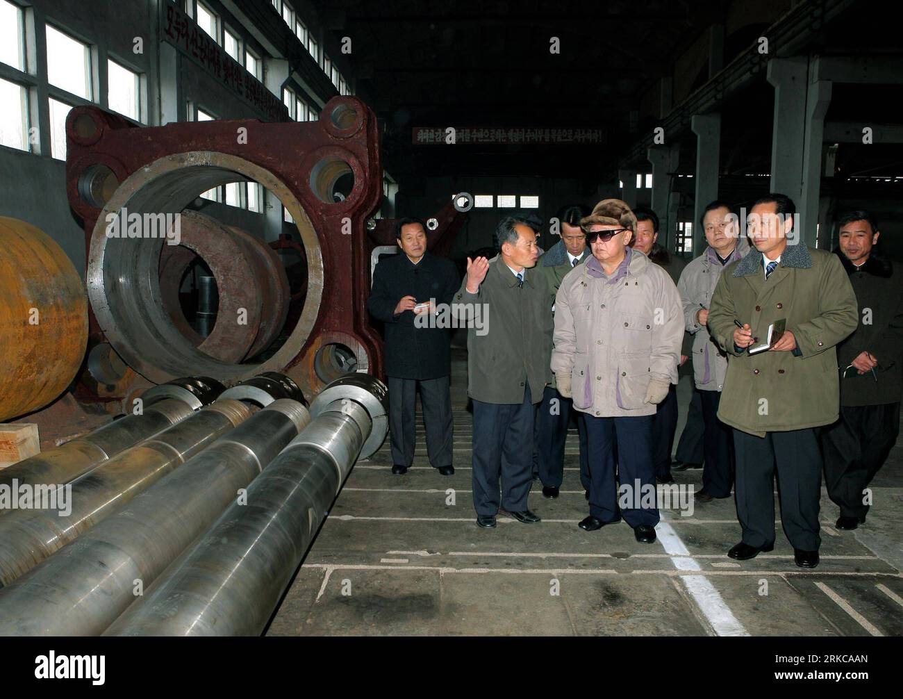 Bildnummer: 54712302  Datum: 06.12.2010  Copyright: imago/Xinhua (101206) -- PYONGYANG,, Dec. 6, 2010 (Xinhua) -- This photo released by the official KCNA news agency on Dec. 6, 2010, shows Kim Jong Il (C), top leader of the Democratic People s Republic of Korea (DPRK), inspects the Kim Chaek Iron and Steel Complex, which established an iron making method without use of cokes and a new iron production system with lignite. (Xinhua/KNCA) (wh) DPRK-KIM JONG IL-INSPECTIONS PUBLICATIONxNOTxINxCHN People Politik kbdig xsk 2010 quer    Bildnummer 54712302 Date 06 12 2010 Copyright Imago XINHUA  Pyong Stock Photo