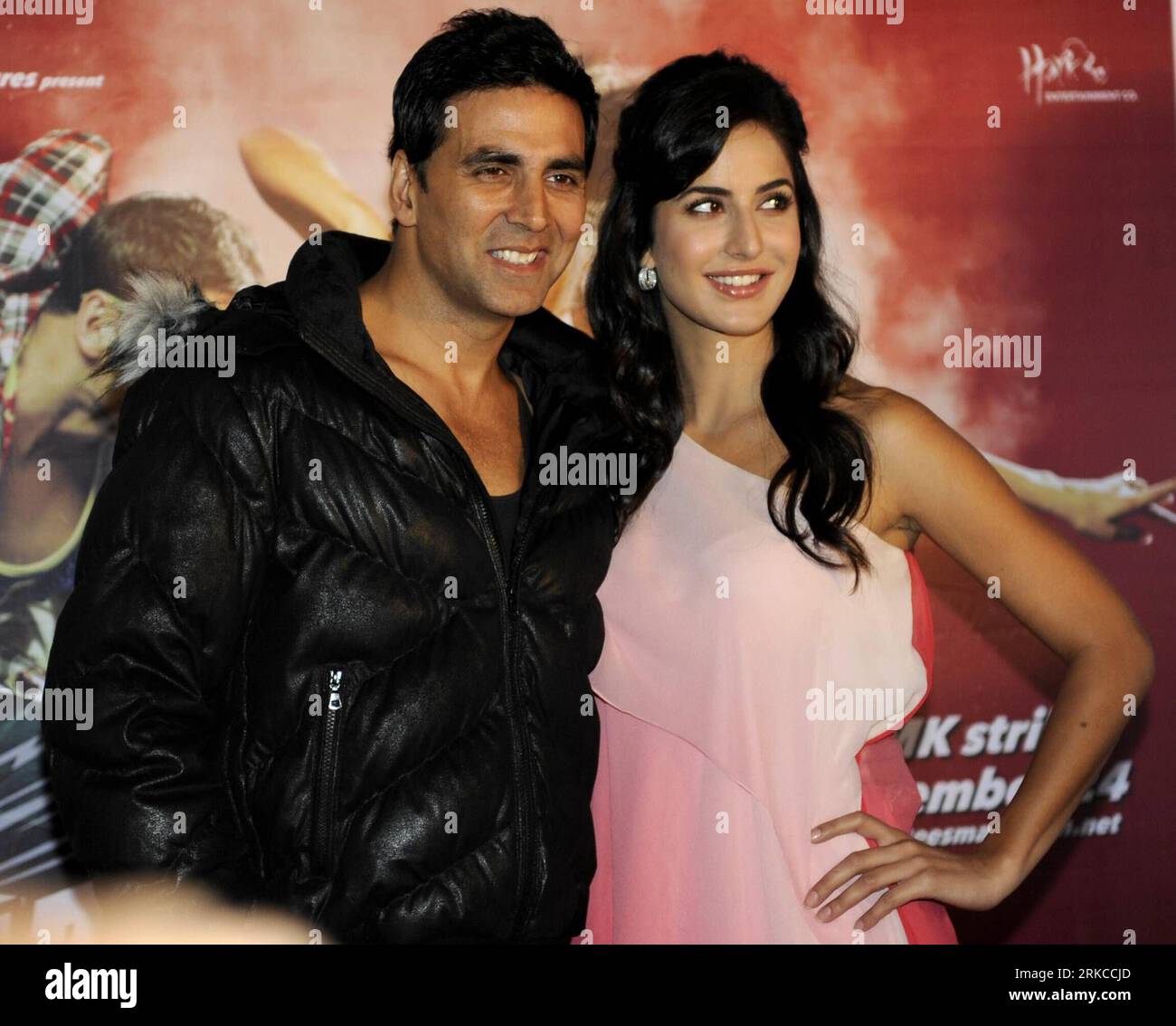 bildnummer 54740649 datum 11122010 copyright imagoxinhua 101211 calcutta dec 11 2010 xinhua indian bollywood actress katrina kaif r and actor akshay kumar pose for a photocall during a press conference as promoting their upcoming film tees maar khan in calcutta capital of eastern indian state west bengal on dec 11 2010 xinhuatumpa mondal wh india entertainment movie publicationxnotxinxchn entertainment people film kbdig xsp 2010 quadrat bildnummer 54740649 date 11 12 2010 copyright imago xinhua calcutta dec 11 2010 xinhua indian bollywood actress katrina 2RKCCJD