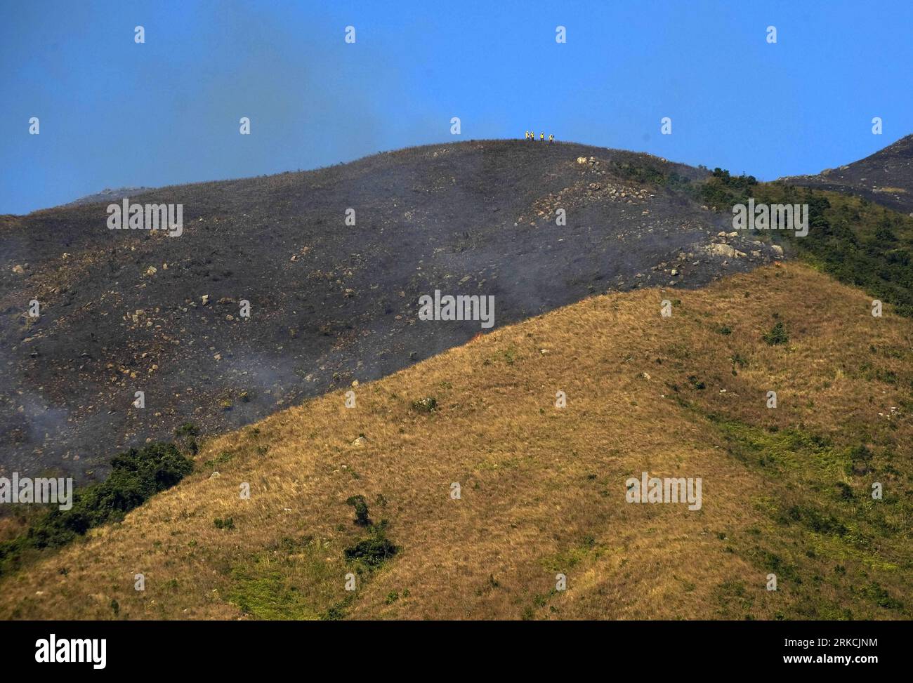 Hong kong hill fire hires stock photography and images Alamy