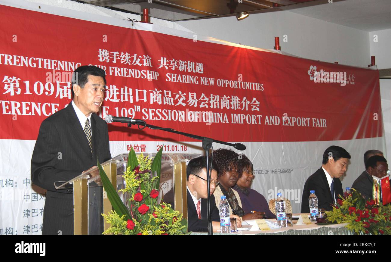 Bildnummer: 54829997  Datum: 18.01.2011  Copyright: imago/Xinhua HARARE, Jan. 18, 2011 (Xinhua) -- Chinese ambassador to Zimbabwe Xin Shunkang (L) speaks at the promotion of the 109th session of China Import and Export Fair in Harare, capital of Zimbabwe, Jan. 18, 2011. Zimbabwe businesses were on Tuesday encouraged to exhibit at the forthcoming China Import and Export Fair to be held in the city of Guangzhou in April. (Xinhua/Li Ping) (wjd) ZIMBABWE-CHINA IMPORT AND EXPORT FAIR-PROMOTION PUBLICATIONxNOTxINxCHN Politik People kbdig xub 2011 quer    Bildnummer 54829997 Date 18 01 2011 Copyright Stock Photo