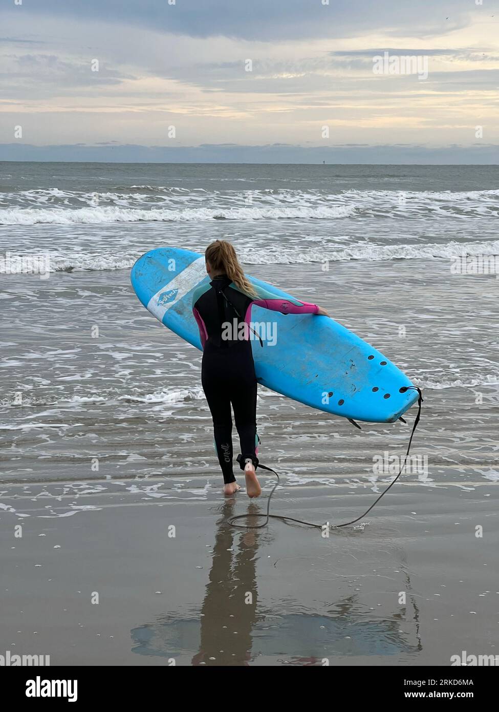 Female surfer surfboard hi-res stock photography and images - Alamy