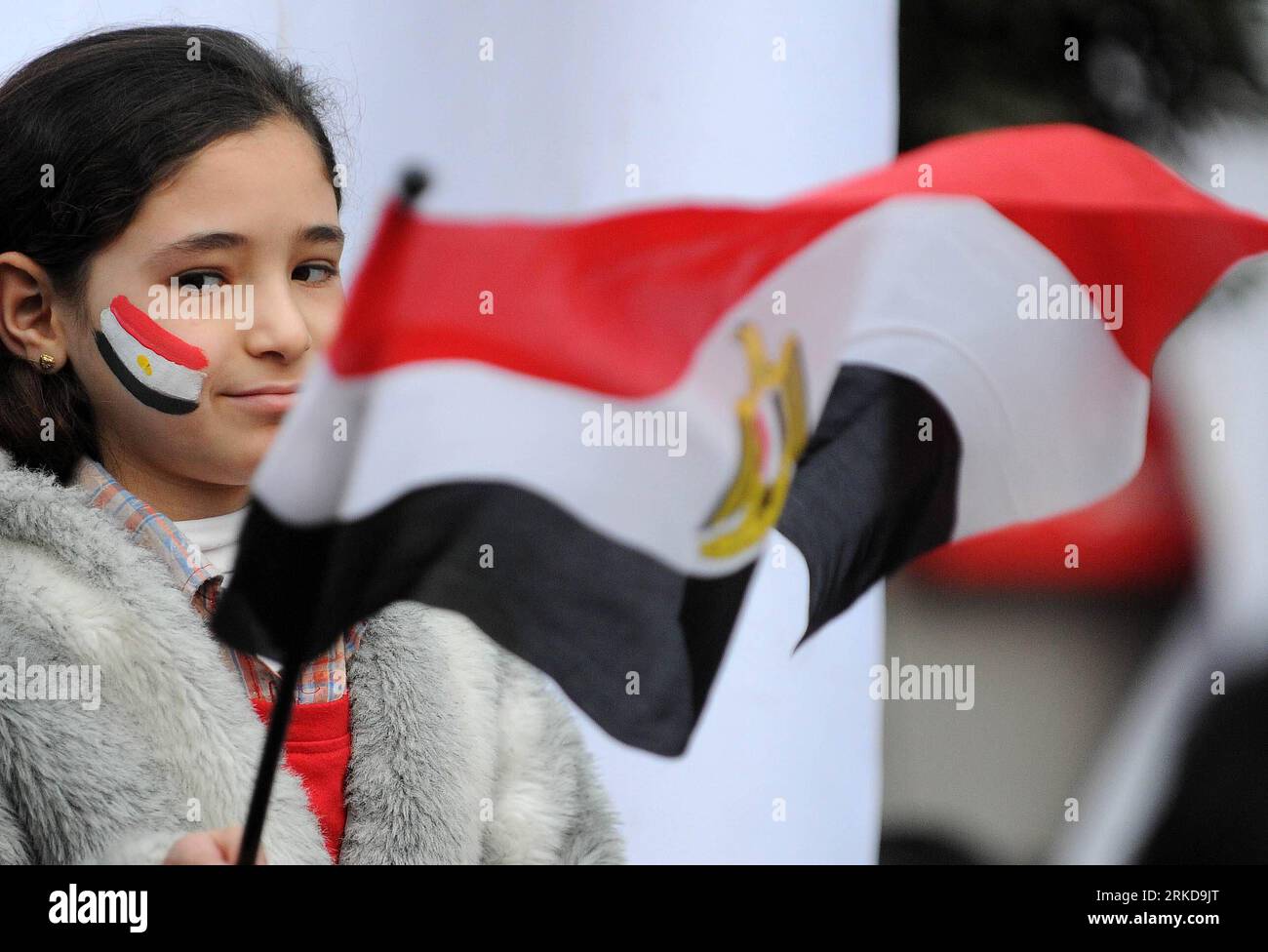 Egypt protest flag hi-res stock photography and images - Page 9