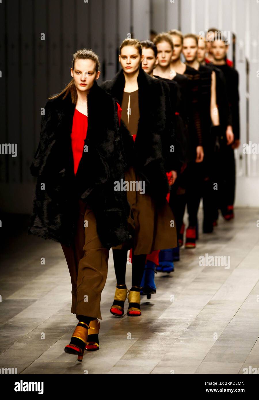 Jaeger fashion uk hi res stock photography and images Alamy