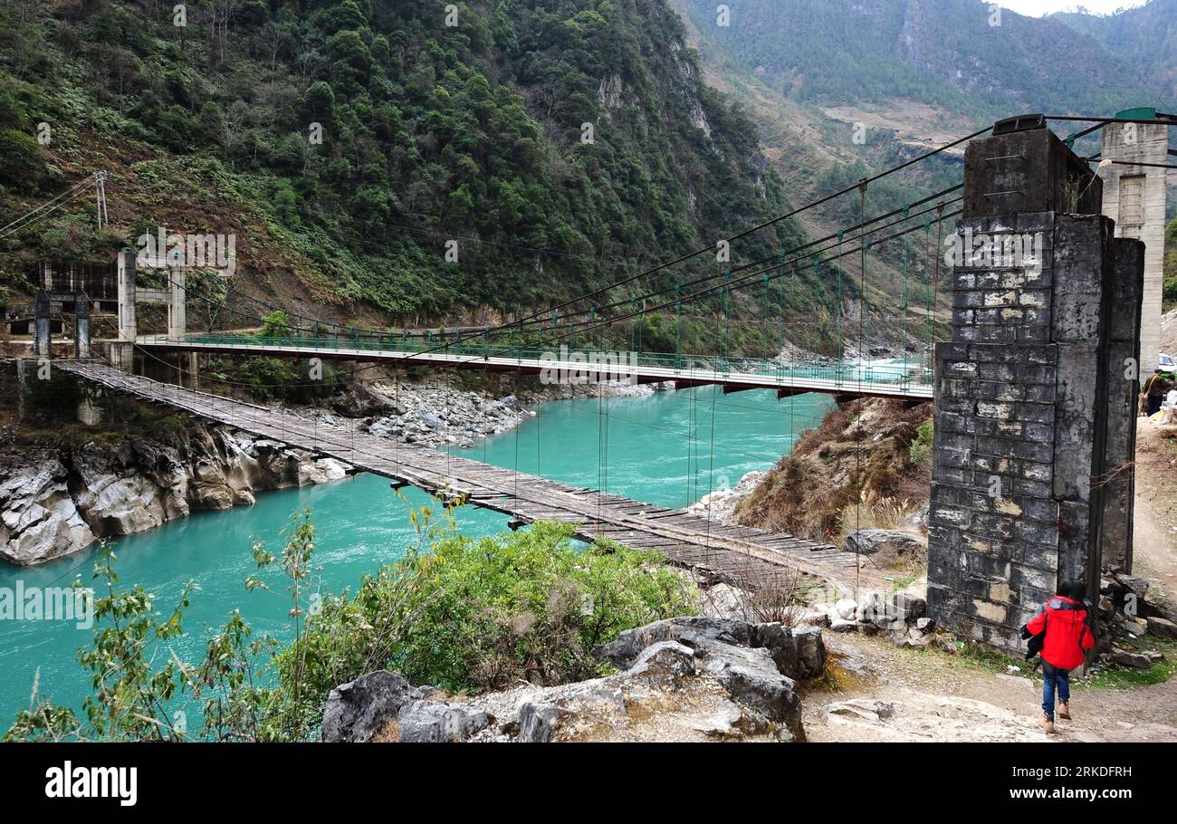 Ancient china horse tang dynasty hi-res stock photography and images ...