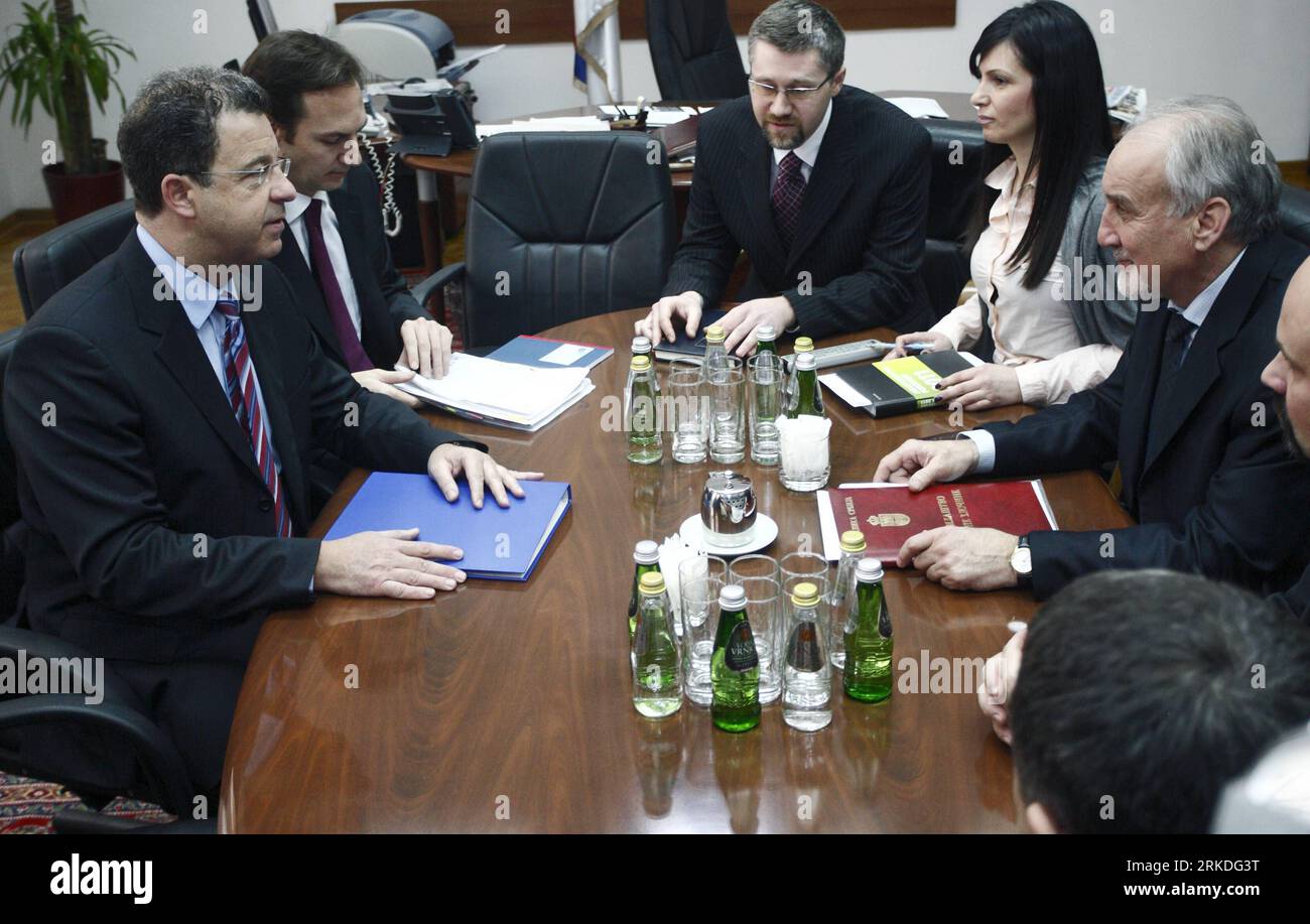 Bildnummer: 54943536  Datum: 22.02.2011  Copyright: imago/Xinhua (110222) -- BELGRADE, Feb. 22, 2011 (Xinhua) -- Serge Brammertz (1st L), chief prosecutor of the International Criminal Tribunal for the former Yugoslavia (ICTY), meets with Serbian war crimes prosecutor Vladimir Vukcevic (1st R) in Belgrade, Serbia, Feb. 22, 2011. Brammertz arrived here to talk about operational questions to hunt down fugitive general Ratko Mladic and Goran Hadzic. (Xinhua/Marko Rupena) (wjd) SERBIA-UN CHIEF PROSECUTOR-MEETING PUBLICATIONxNOTxINxCHN Politik People Gesellschaft Justiz Chefankläger Kriegsverbreche Stock Photo