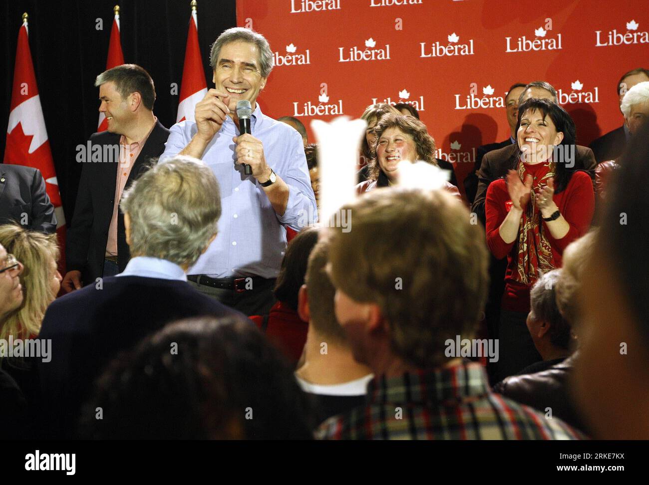 Bildnummer: 55091990  Datum: 26.03.2011  Copyright: imago/Xinhua (110327) -- OTTAWA, March 27, 2011 (Xinhua) -- Canada s Liberal Party leader Michael Ignatieff launches his campaign in Ottawa, Canada, March 26, 2011. Canada s political party leaders kicked off their campaigns for the 41st general election Saturday after the Canadian House of Commons passed a non-confidence motion defeating the Conservative government led by Prime Minister Stephen Harper for contempt of Parliament. (Xinhua/David Kawai) (lyx) CANADA-GENERAL ELECTION-PARTY LEADERS-CAMPAIGN PUBLICATIONxNOTxINxCHN People Politik Wa Stock Photo