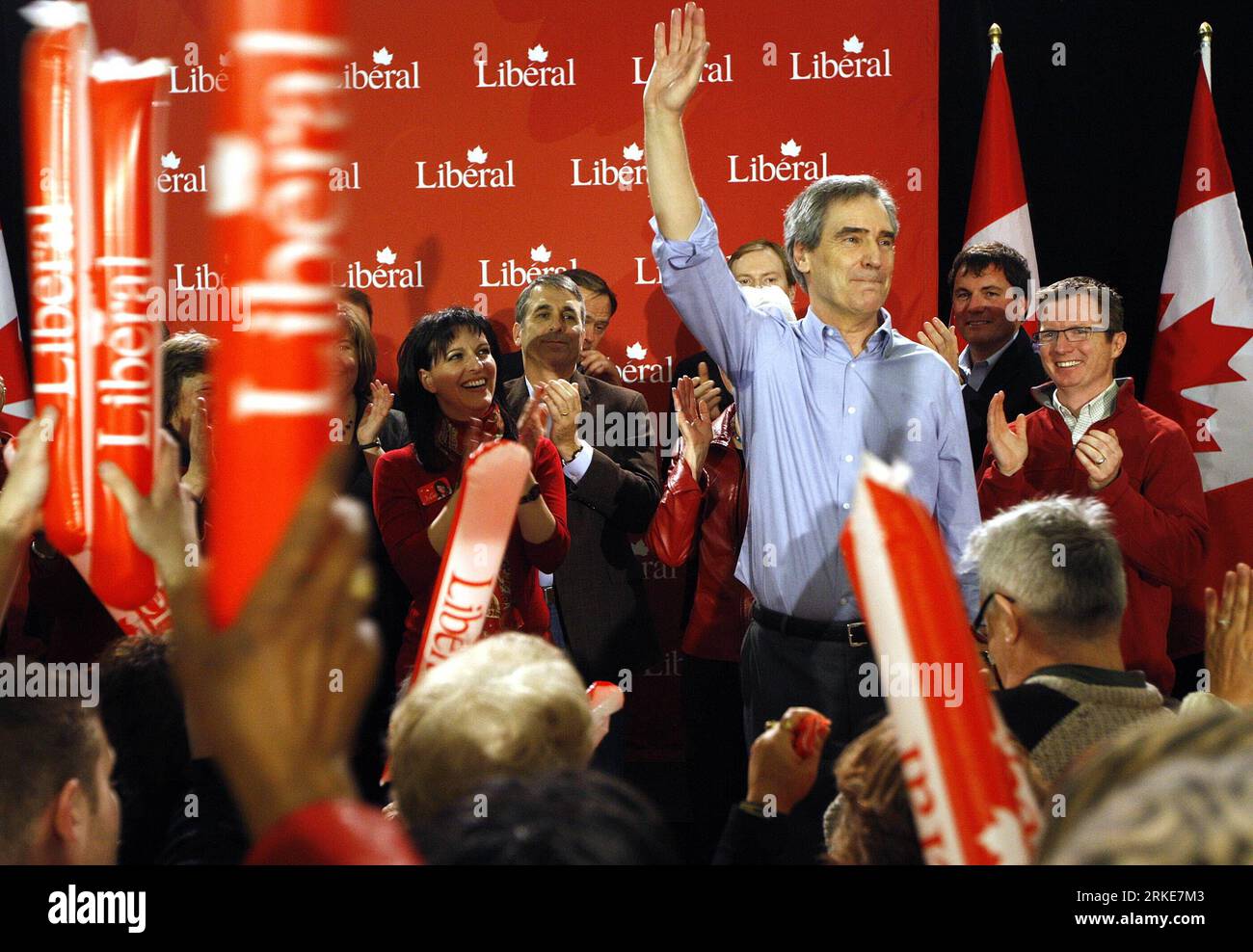 Bildnummer: 55091987  Datum: 26.03.2011  Copyright: imago/Xinhua (110327) -- OTTAWA, March 27, 2011 (Xinhua) -- Canada s Liberal Party leader Michael Ignatieff launches his campaign in Ottawa, Canada, March 26, 2011. Canada s political party leaders kicked off their campaigns for the 41st general election Saturday after the Canadian House of Commons passed a non-confidence motion defeating the Conservative government led by Prime Minister Stephen Harper for contempt of Parliament. (Xinhua/David Kawai) (lyx) CANADA-GENERAL ELECTION-PARTY LEADERS-CAMPAIGN PUBLICATIONxNOTxINxCHN People Politik Wa Stock Photo