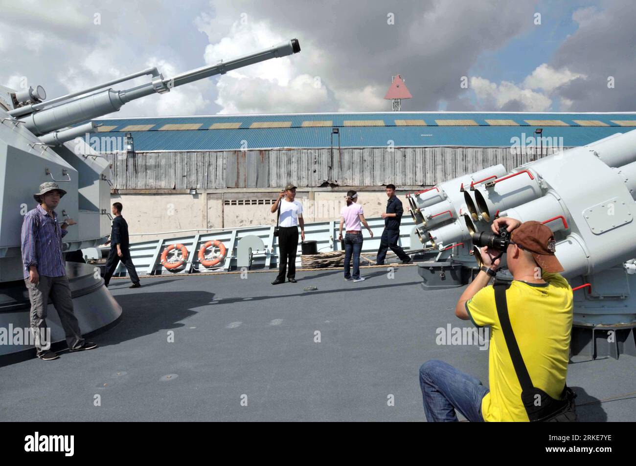 Chinese navy port visit hi-res stock photography and images