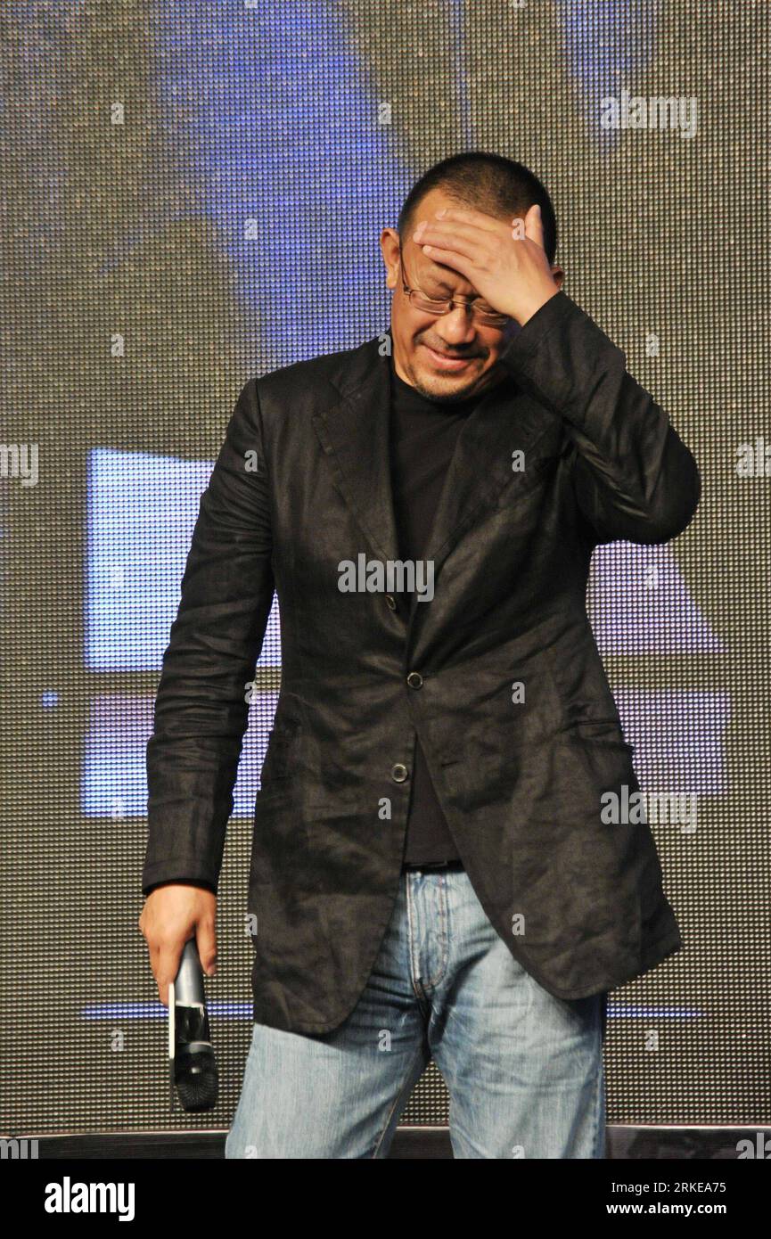 Bildnummer: 55162026  Datum: 31.03.2011  Copyright: imago/Xinhua (110331) -- BEIJING, March 31, 2011 (Xinhua) -- Actor Jiang Wen attends a news conference of the film The Lost Bladesman in Beijing, capital of China, March 31, 2011. The film directed by Siu Fai Mak and Felix Chong will be staged on April 28. (Xinhua/Ji Guoqiang) (mcg) #CHINA-BEIJING-FILM THE LOST BLADESMAN (CN) PUBLICATIONxNOTxINxCHN Entertainment People Film xo0x kbdig xub 2011 hoch     Bildnummer 55162026 Date 31 03 2011 Copyright Imago XINHUA  Beijing March 31 2011 XINHUA Actor Jiang Wen Attends a News Conference of The Film Stock Photo