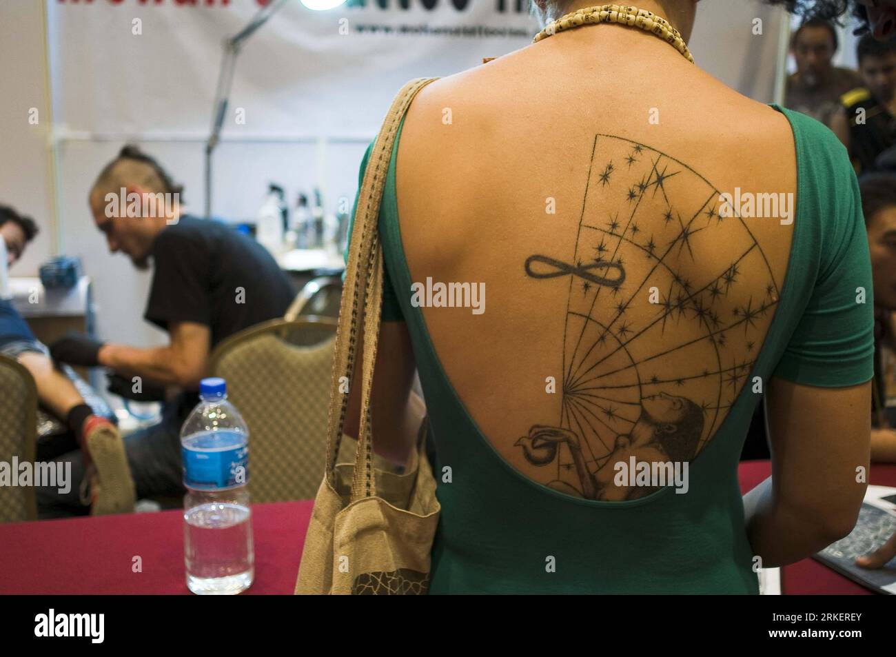 More than one Designs of Tattoo seen in Nepal | Nepal में दिखे Tattoo के एक  से बढ़कर एक Designs | Zee News Hindi