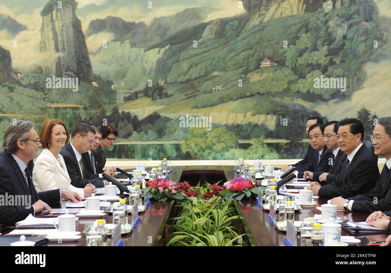 Bildnummer: 55293523  Datum: 27.04.2011  Copyright: imago/Xinhua (110427) -- BEIJING, April 27, 2011 (Xinhua) -- Chinese President Hu Jintao (2nd R) meets with Australian Prime Minister Julia Gillard (2nd L) in Beijing, capital of China, April 27, 2011. (Xinhua/Xie Huanchi) (zgp) CHINA-BEIJING-HU JINTAO-AUSTRALIAN PM-MEETING (CN) PUBLICATIONxNOTxINxCHN People Politik kbdig xmk xo0x 2011 quer     Bildnummer 55293523 Date 27 04 2011 Copyright Imago XINHUA  Beijing April 27 2011 XINHUA Chinese President HU Jintao 2nd r Meets With Australian Prime Ministers Juliet  2nd l in Beijing Capital of Chin Stock Photo