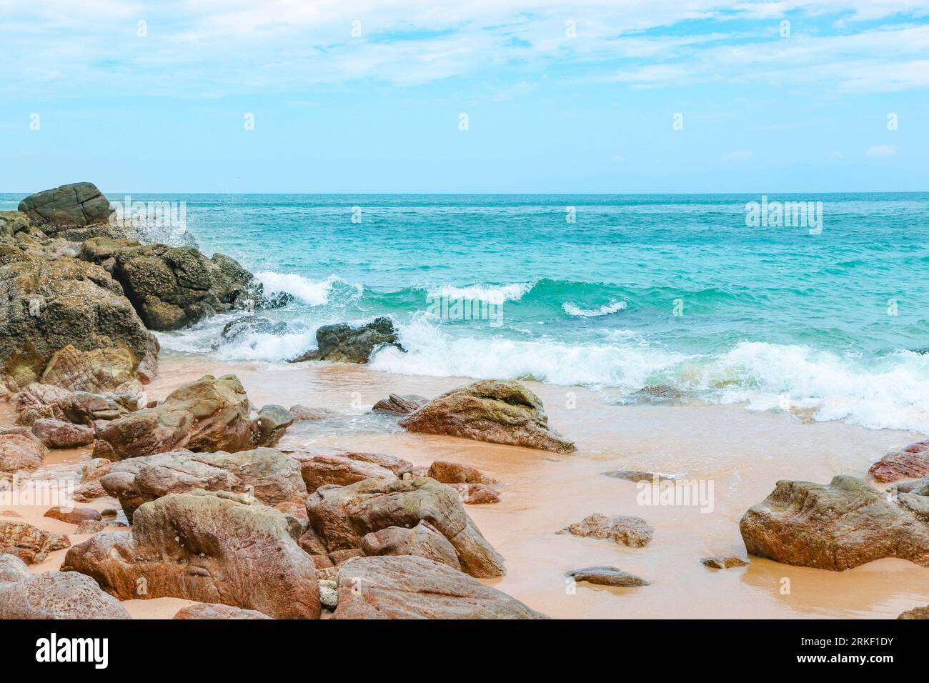 Clear blue tropical beach hi-res stock photography and images - Alamy