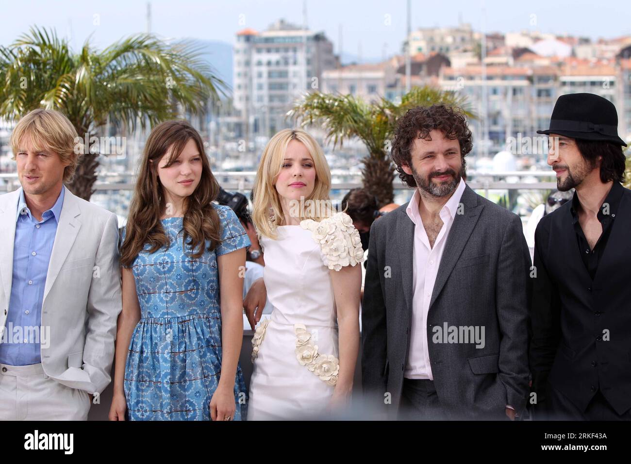 Bildnummer: 55338795  Datum: 11.05.2011  Copyright: imago/Xinhua (110511) -- CANNES, May 11, 2011 (Xinhua) -- (L-R) US actor Owen Wilson, French actress Lea Seydoux, Canadian actress Rachel McAdams, British actor Michael Sheen, and US actor Adrien Brody attend a photocall for the film Midnight in Paris at the 64th Cannes Film Festival in Cannes, France, on May 11, 2011. The 64th Cannes Film Festival will be held from May 11 to 22. (Xinhua/Gao Jing) (zcc) FRANCE-CANNES-FILM FESTIVAL-MIDNIGHT IN PARIS PUBLICATIONxNOTxINxCHN Kultur Entertainment People Film 64. Internationale Filmfestspiele Canne Stock Photo