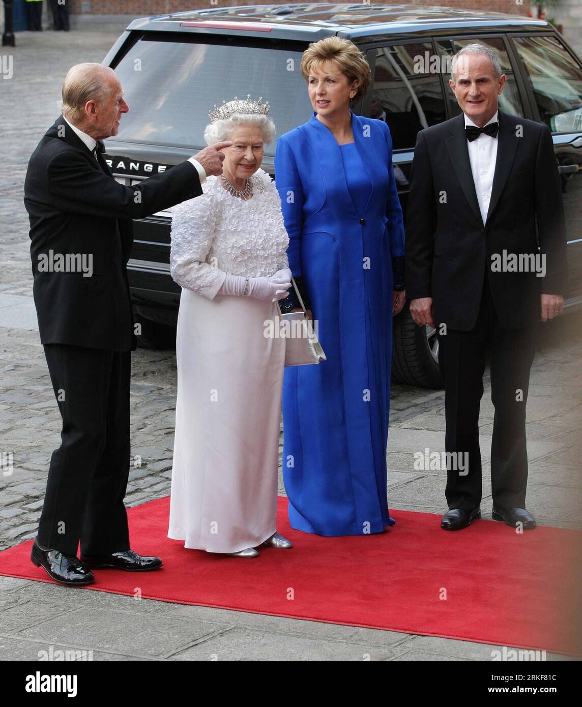 Mcaleese queen elizabeth ii hi-res stock photography and images - Alamy