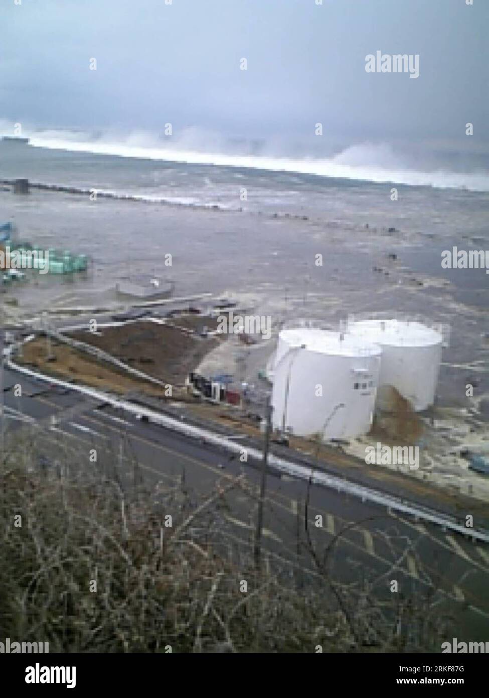 Fukushima 2011 tsunami hi-res stock photography and images - Page