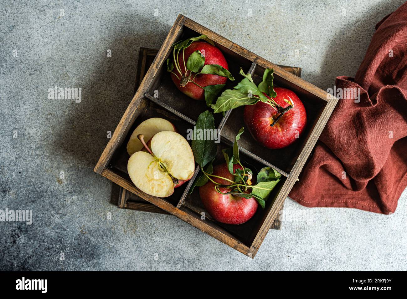 Full apple box hi-res stock photography and images - Alamy
