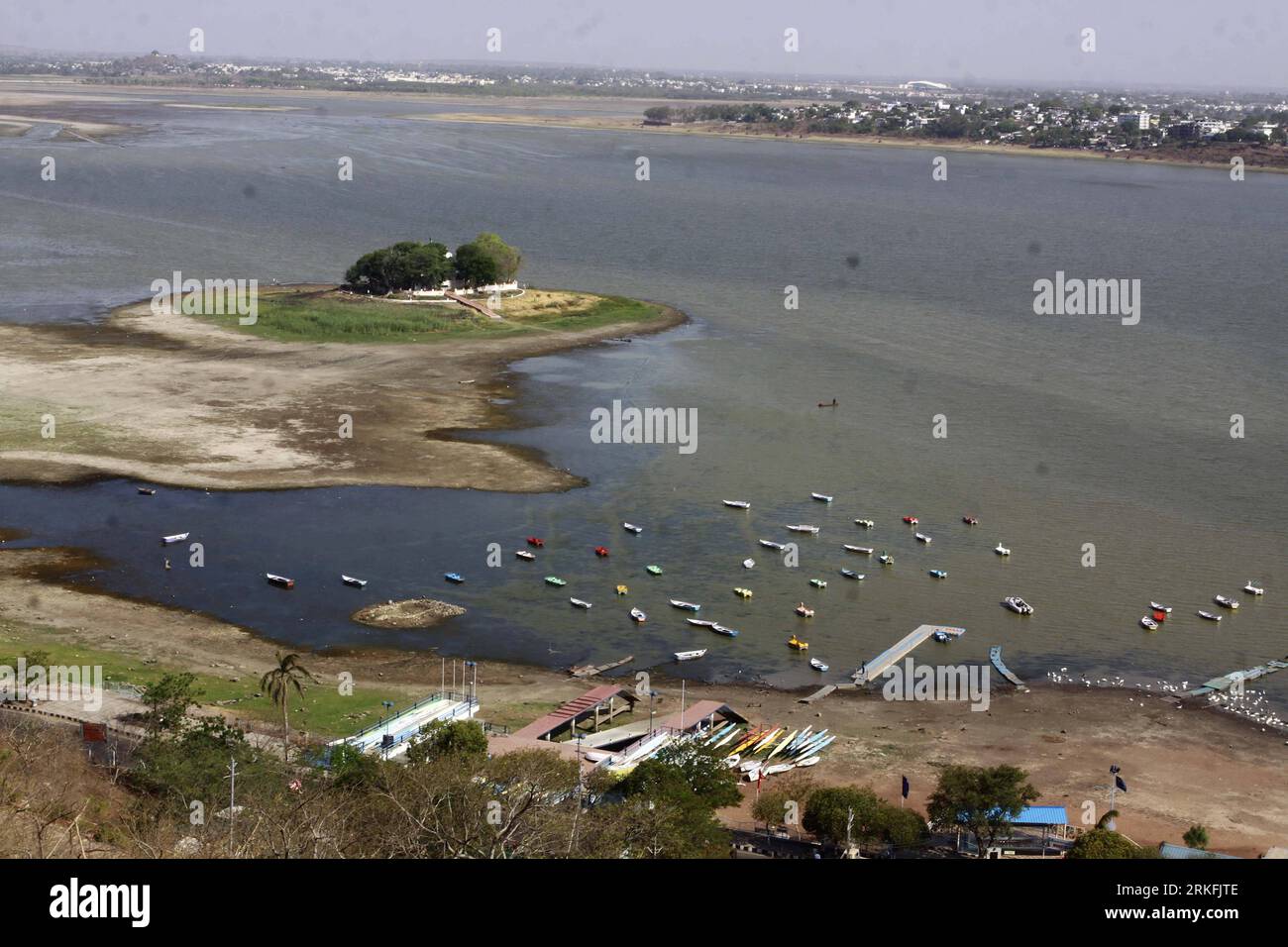 India bhopal lake hi-res stock photography and images - Alamy