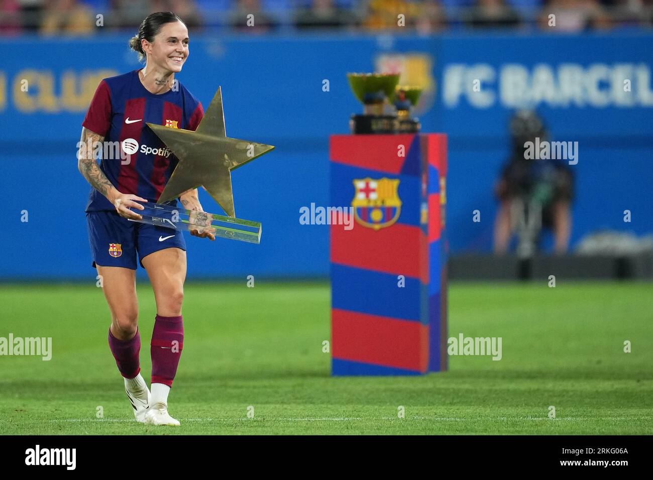 Barcelona, Spain. 24th Aug, 2023. Mapi Leon of FC Barcelona with the ...