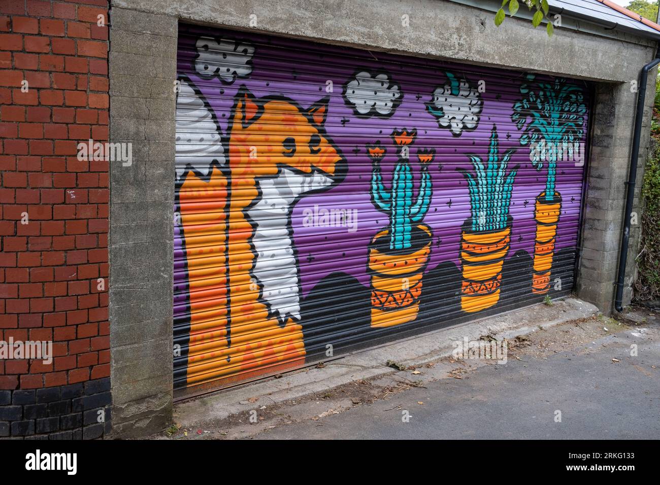 Cardiff Street Art / Cardiff Graffiti Art Stock Photo Alamy