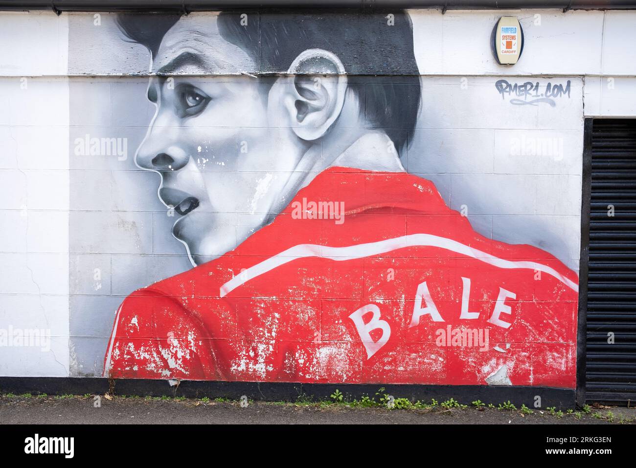 Cardiff Street Art / Cardiff Graffiti Art Stock Photo Alamy