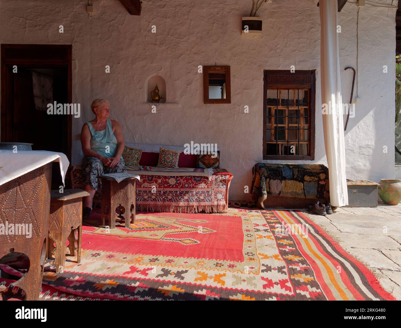 Courtyard turkish house in in hi-res stock photography and images - Alamy, image size:1300x1064