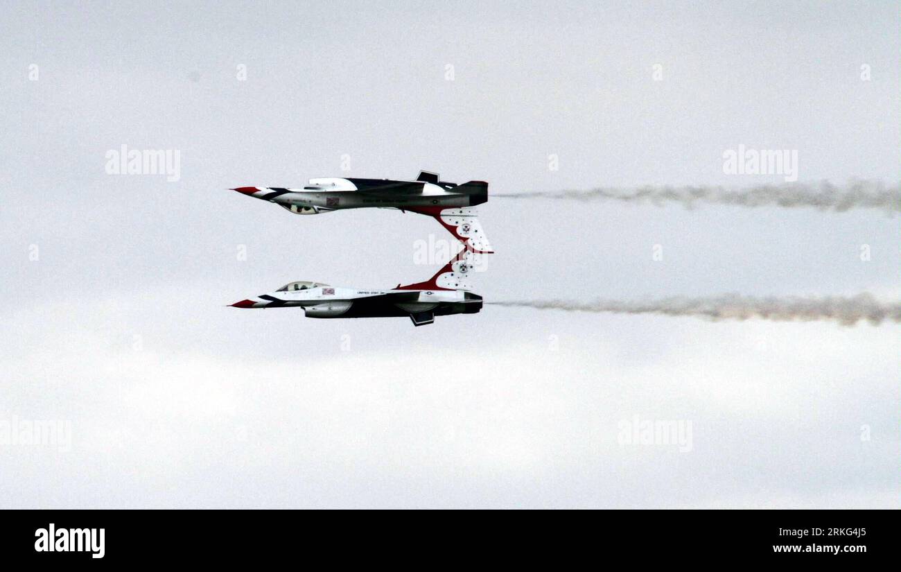 Thunderbird two hi-res stock photography and images - Alamy