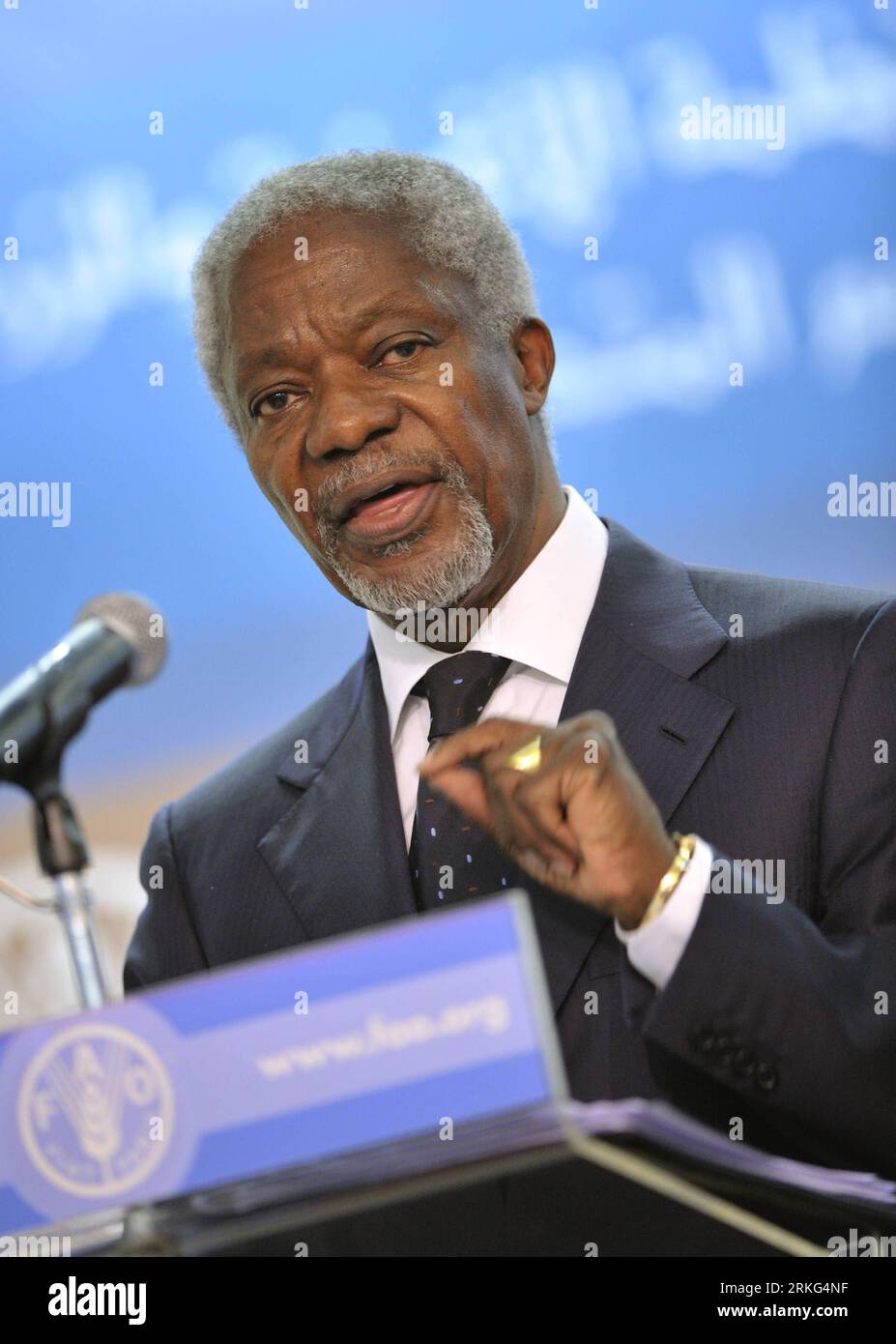 Bildnummer: 55544983  Datum: 25.06.2011  Copyright: imago/Xinhua (110625) -- ROME, June 25, 2011 (Xinhua) -- Kofi Annan, the seventh Secretary-General of the United Nations and chairman of the Alliance for a Green Revolution in Africa, addresses the 37th session of the Food and Agriculture Organization (FAO) Conference in Rome, Italy, June 25, 2011. The FAO Conference will elect a new Director-General out of 6 candidates on Sunday. (Xinhua/Wang Qingqin) (zx) ITALY-ROME-FAO-CONFERENCE-OPENING PUBLICATIONxNOTxINxCHN People Politik xdp 2011 hoch premiumd     Bildnummer 55544983 Date 25 06 2011 Co Stock Photo