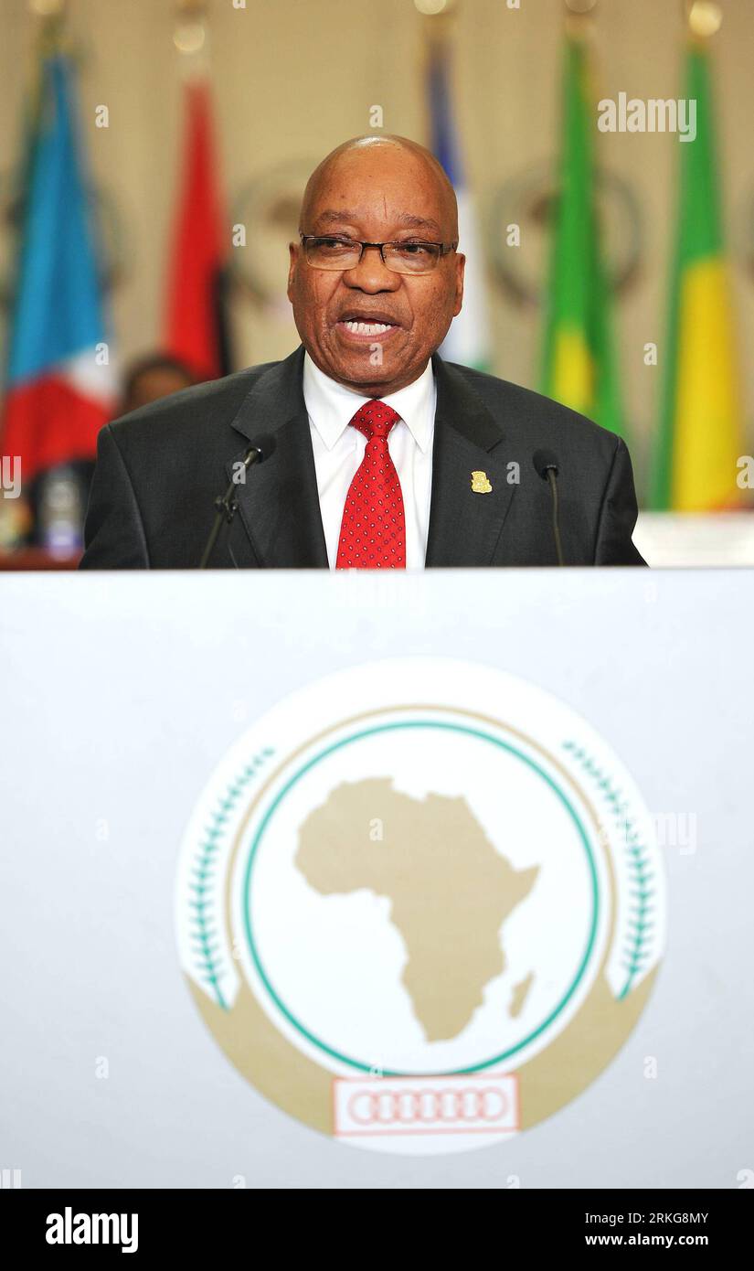 Bildnummer: 55565324  Datum: 01.07.2011  Copyright: imago/Xinhua (110702) -- MALABO, July 2, 2011 (Xinhua) -- South African President Jacob Zuma addresses a news conference in Malabo, capital of Ecuatorial Guinea, on July 1, 2011. The Libyan government and the rebels in the eastern part of the North African country will soon hold transitional negotiations in the Ethiopian capital Addis Ababa, Jacob Zuma said here at the end of the 17th AU Summit. (Xinhua/Ding Haitao) (yt) EQUATORIAL GUINEA-MALABO-AU SUMMIT-LIBYA PUBLICATIONxNOTxINxCHN People Politik xda x0x premiumd 2011 hoch     Bildnummer 55 Stock Photo