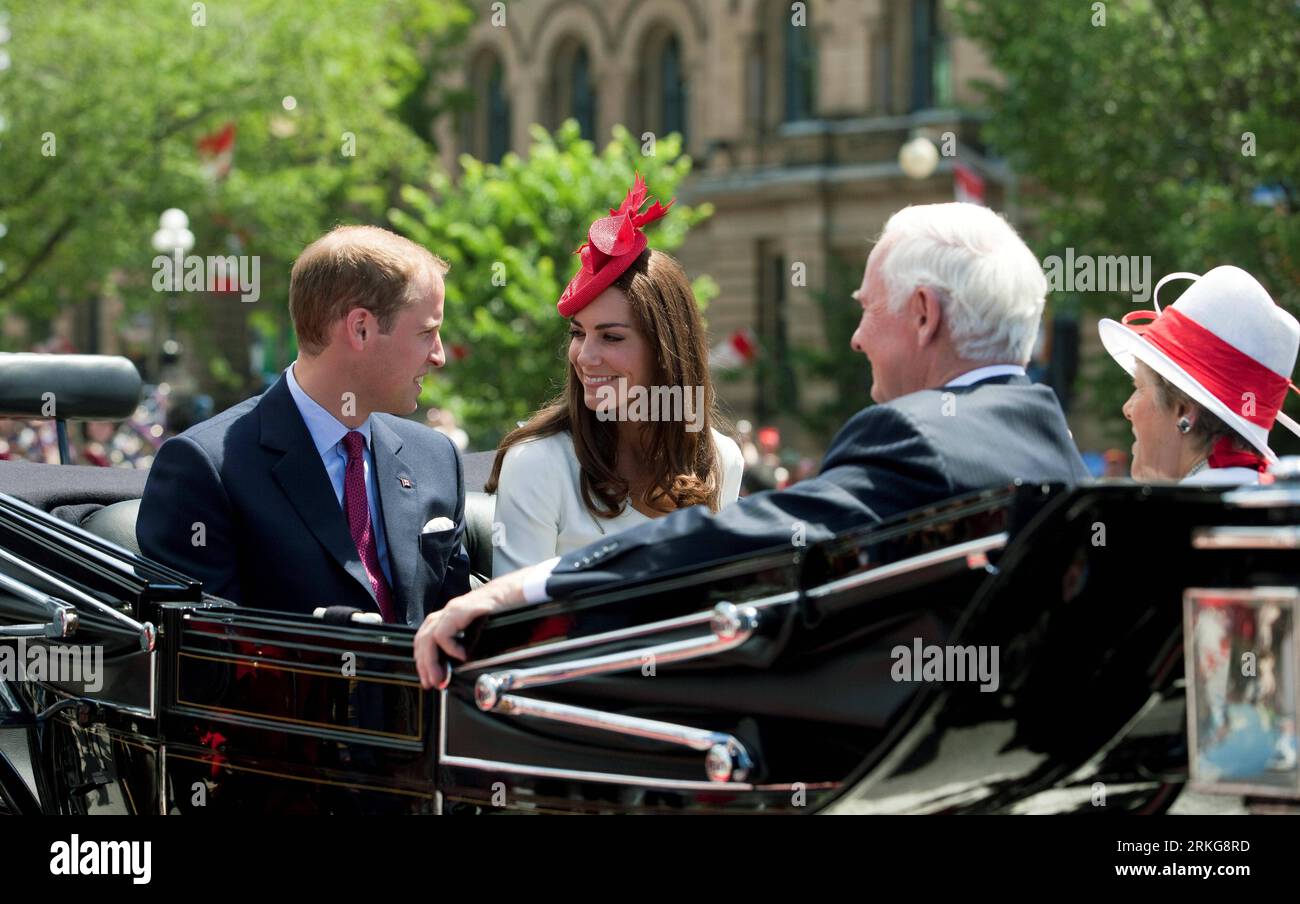 Bildnummer: 55565401  Datum: 01.07.2011  Copyright: imago/Xinhua (110702)-- OTTAWA, July 2, 2011 (Xinhua) -- The Royal Canadian Mounted Police military escort Britain s Prince William (1st L), his wife Kate (2nd L), Canada s Governor General David Johnston (2nd R) and his wife Sharon to the 144th Canada Day celebrations on Parliament Hill in Ottawa, Canada, on July 1, 2011. The Royal couple is on a nine-day official visit to Canada, their first overseas trip since being married.(Xinhua/Jason Ransom)(zl) CANADA-CANADA DAY-CELEBRATION PUBLICATIONxNOTxINxCHN People Entertainment Adel GBR Königsha Stock Photo